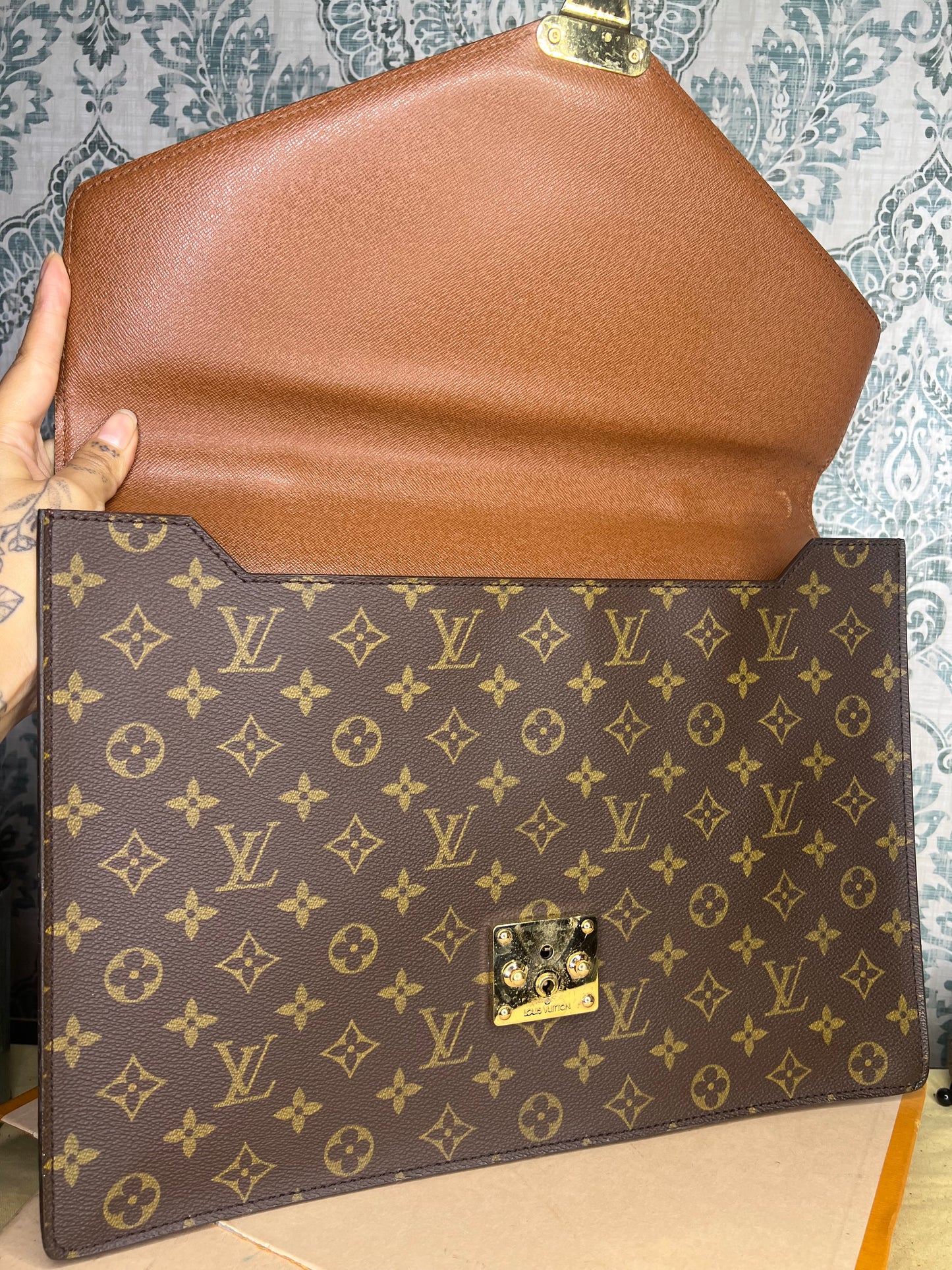 Louis Vuitton Porte Documents Bandouliere