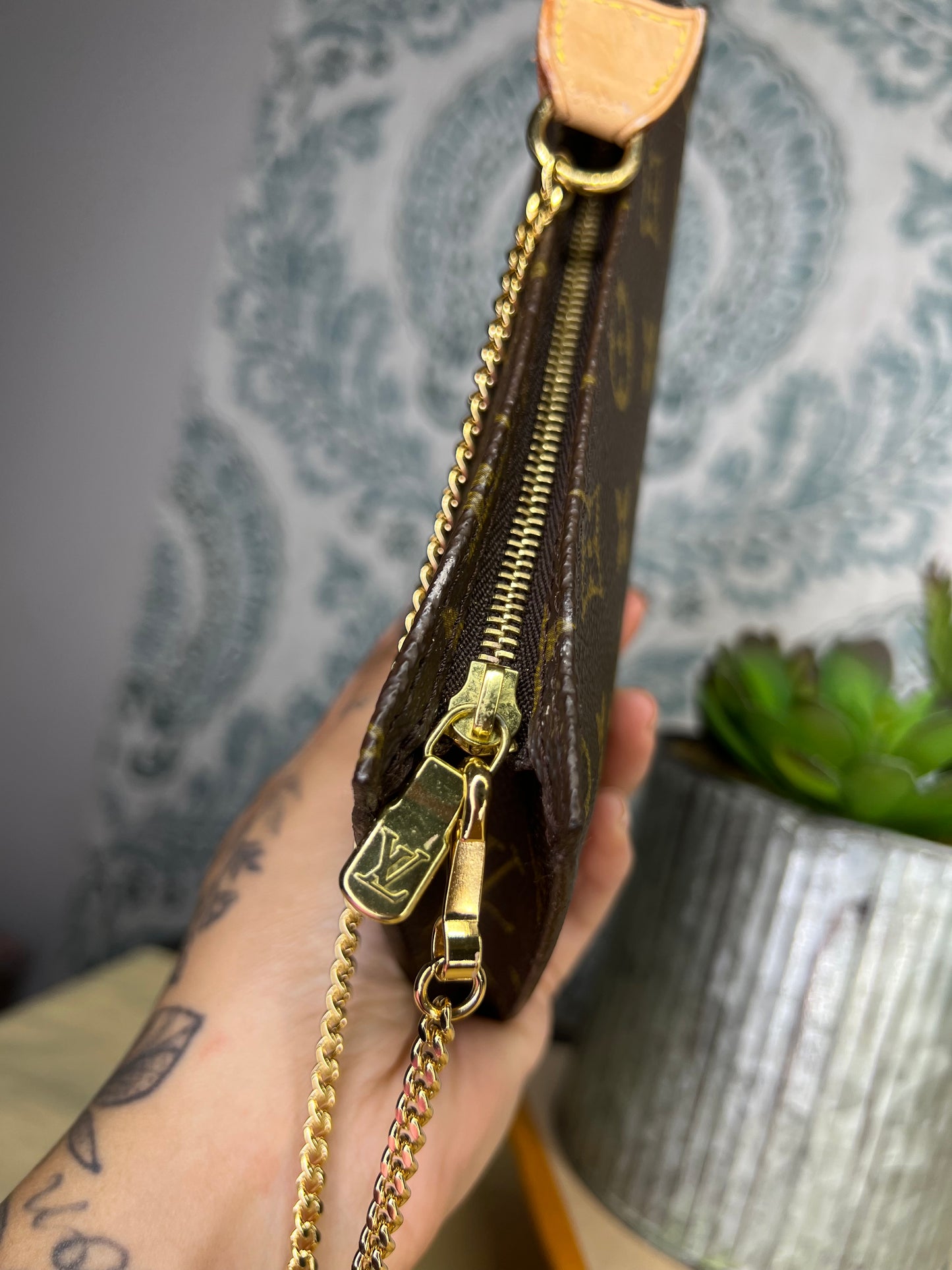 Louis Vuitton Monogram Bucket PM Pochette