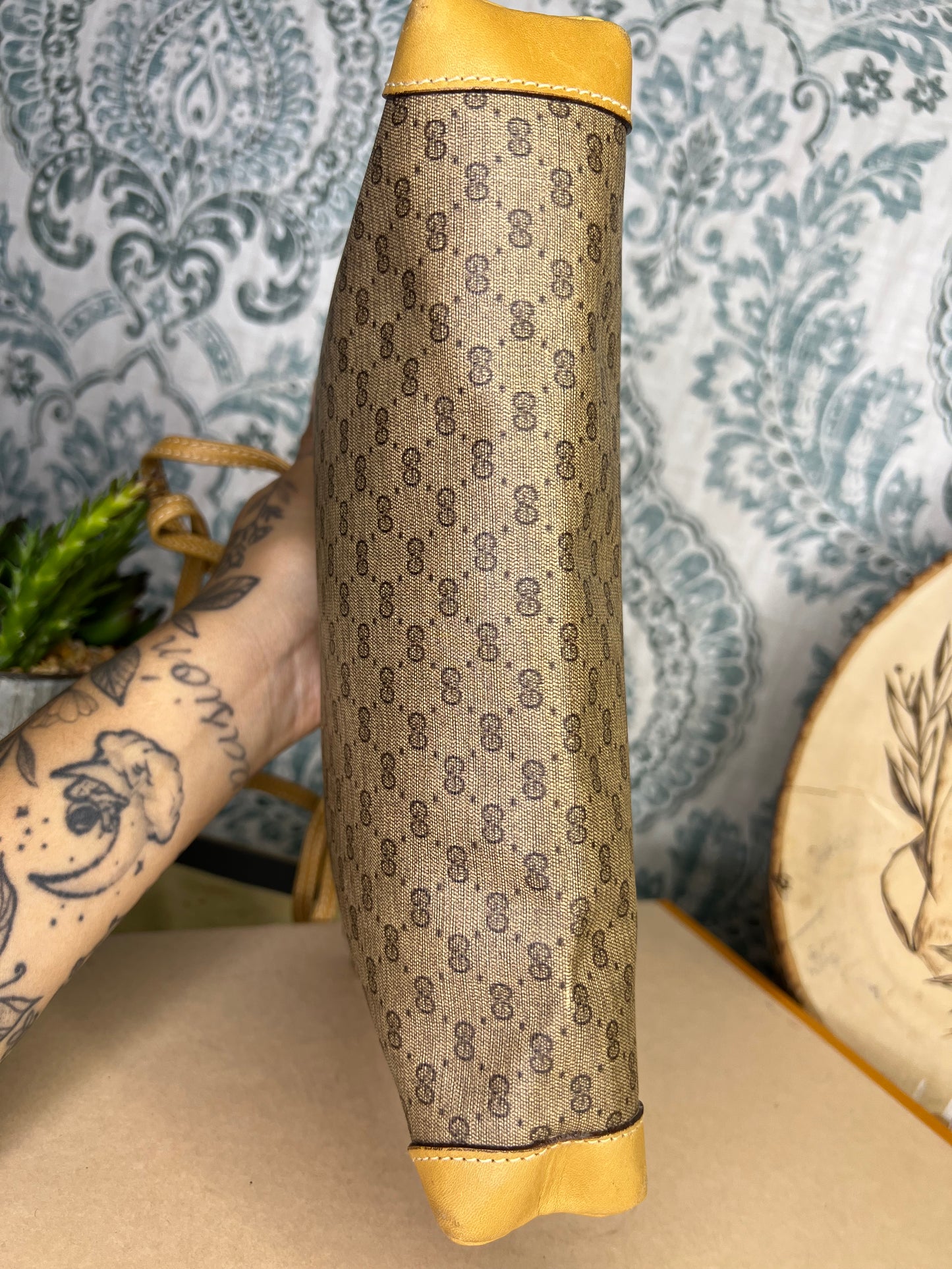 Micro Gucci Tan Vintage Crossbody