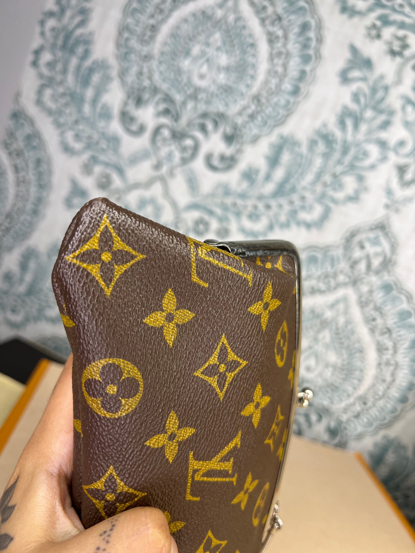 Louis Vuitton Kisslock Wristlet