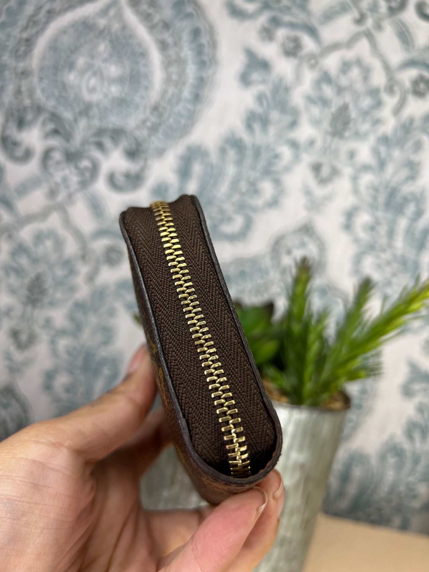 Louis Vuitton Zippy Coin Purse / Compact Wallet