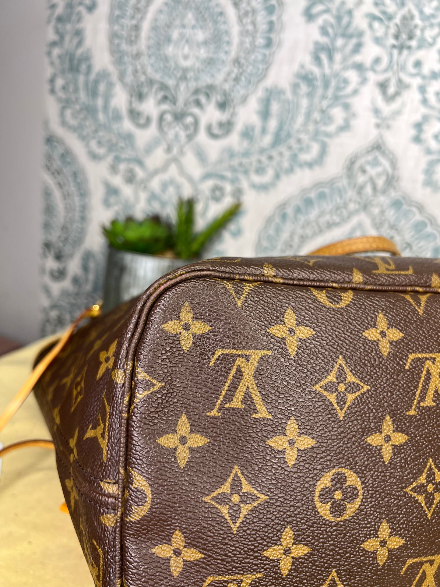 Louis Vuitton Neverfull Pivoine