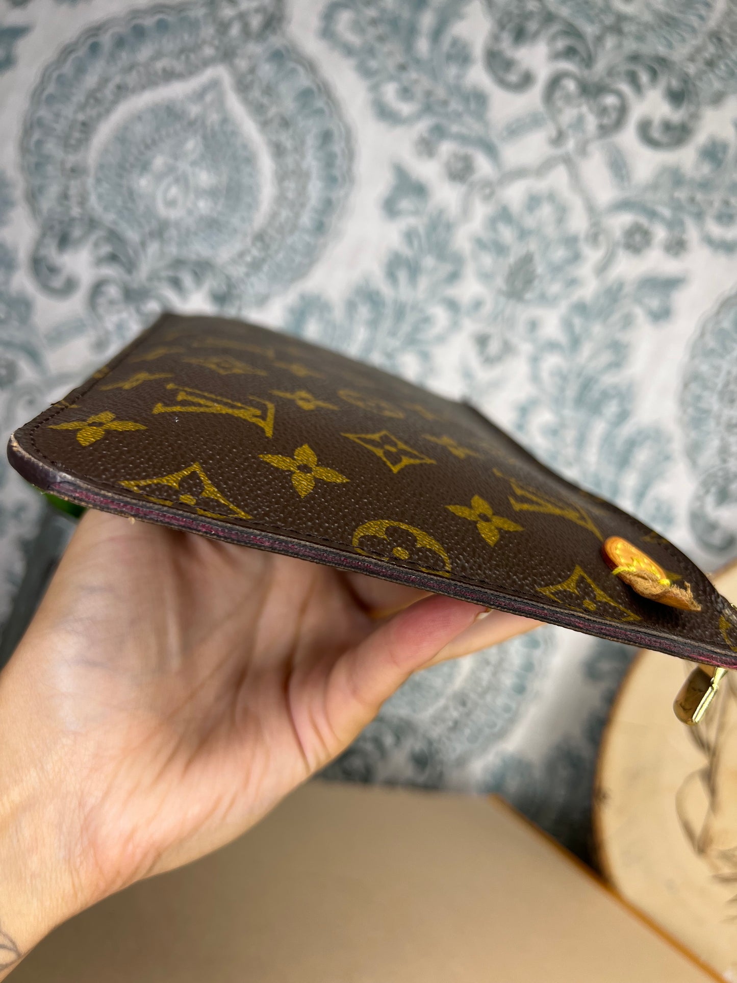 Louis Vuitton Neverfull Pouch Pivoine