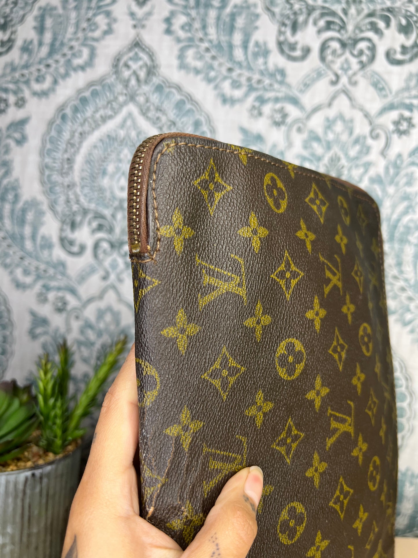 Louis Vuitton Poche Documents PM