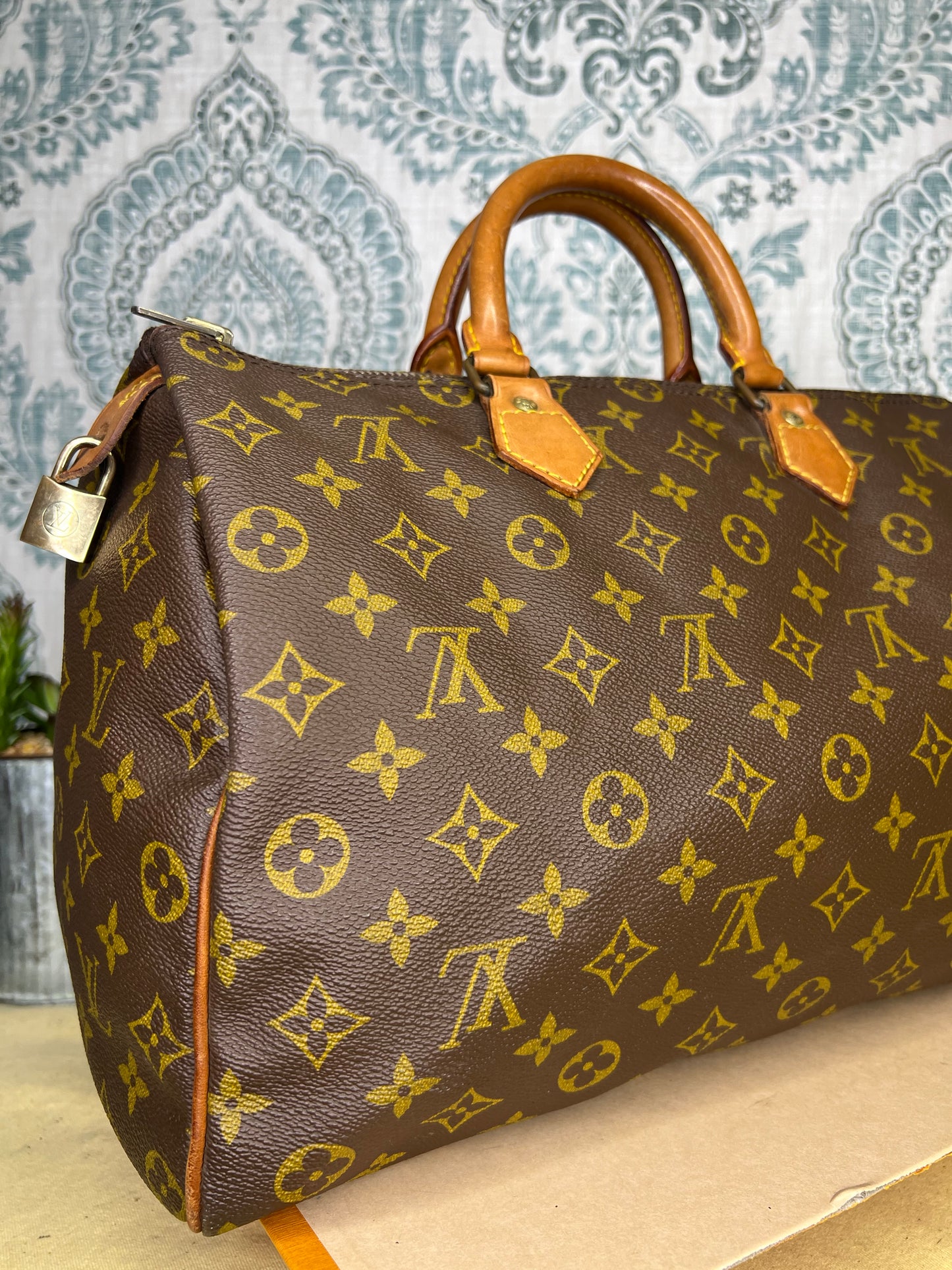Louis Vuitton Speedy 35