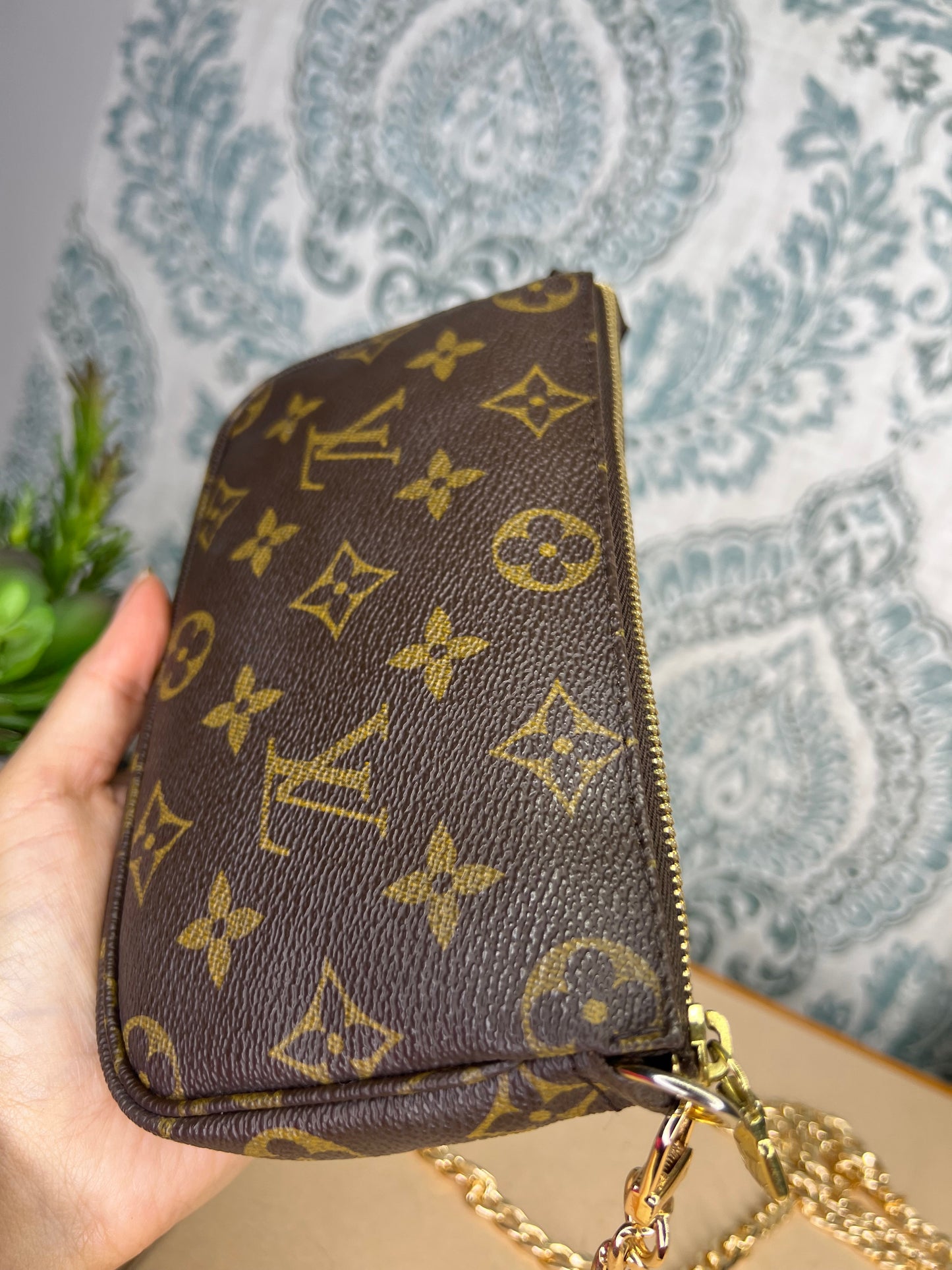 Louis Vuitton Bucket Pochette #1
