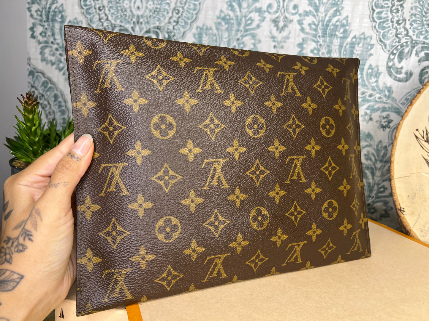 Louis Vuitton Poche Plate Clutch