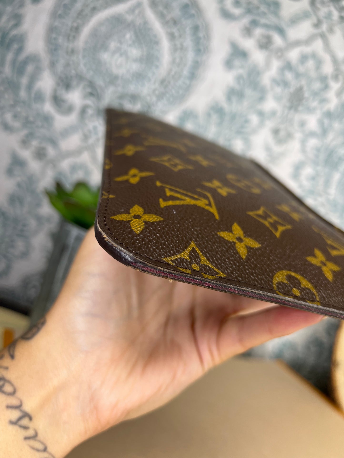 Louis Vuitton Neverfull Pouch Pivoine