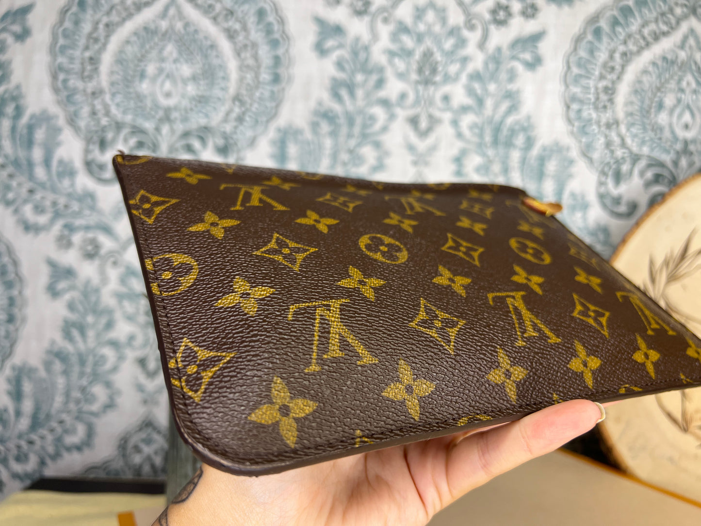 Louis Vuitton Neverfull Pouch Pivoine