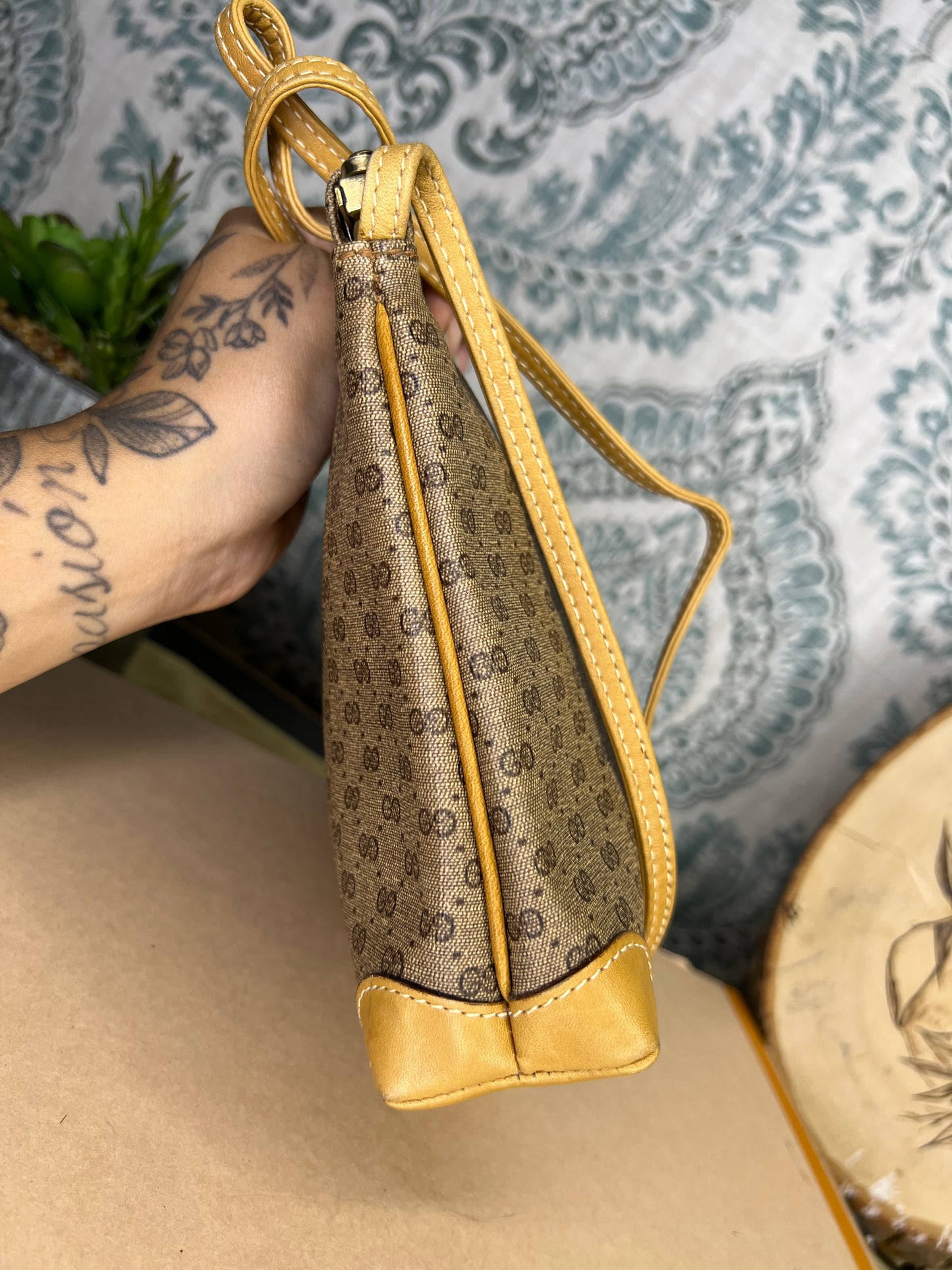 Micro Gucci Tan Vintage Crossbody