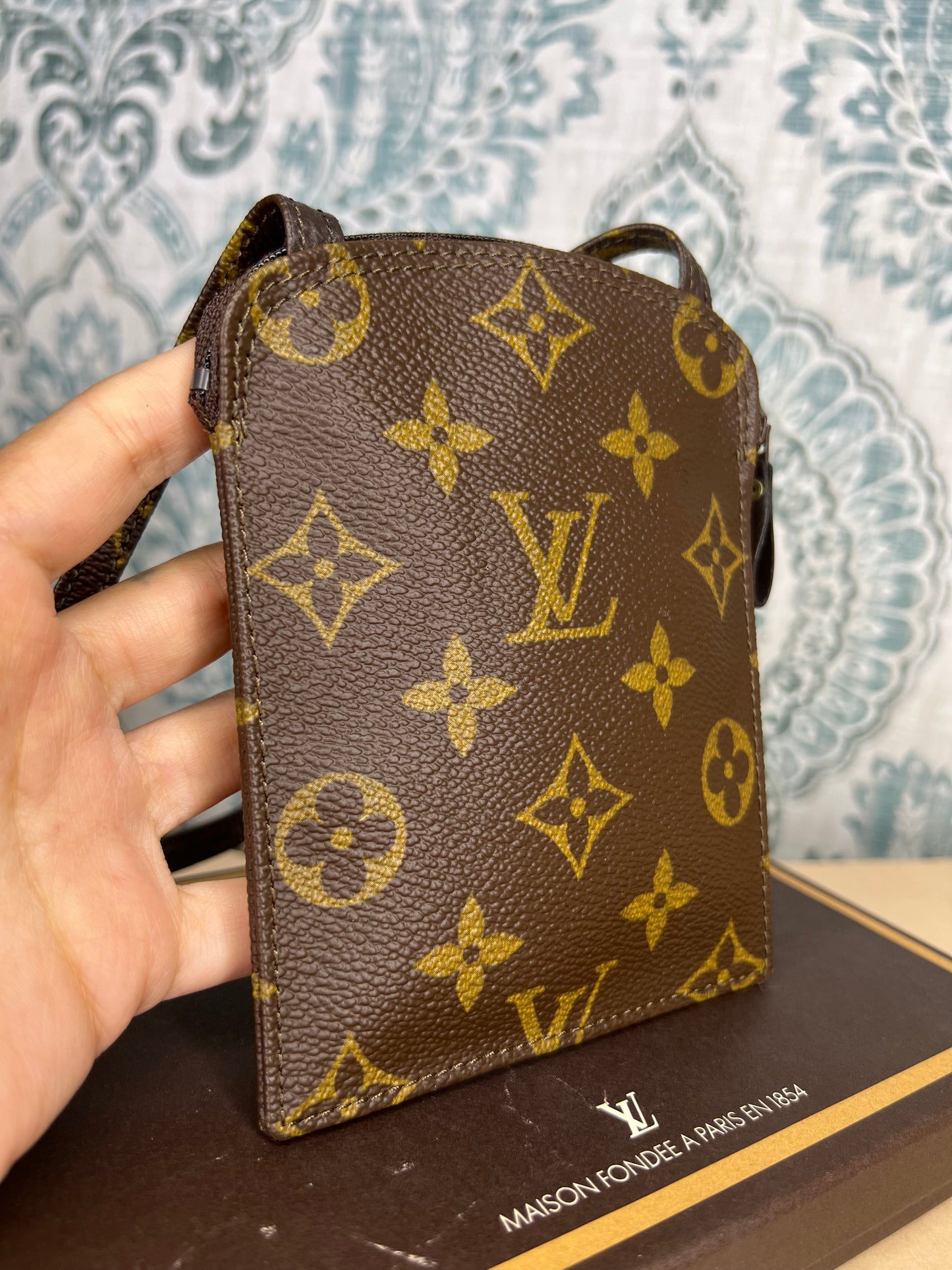 Louis Vuitton Pochette Secret