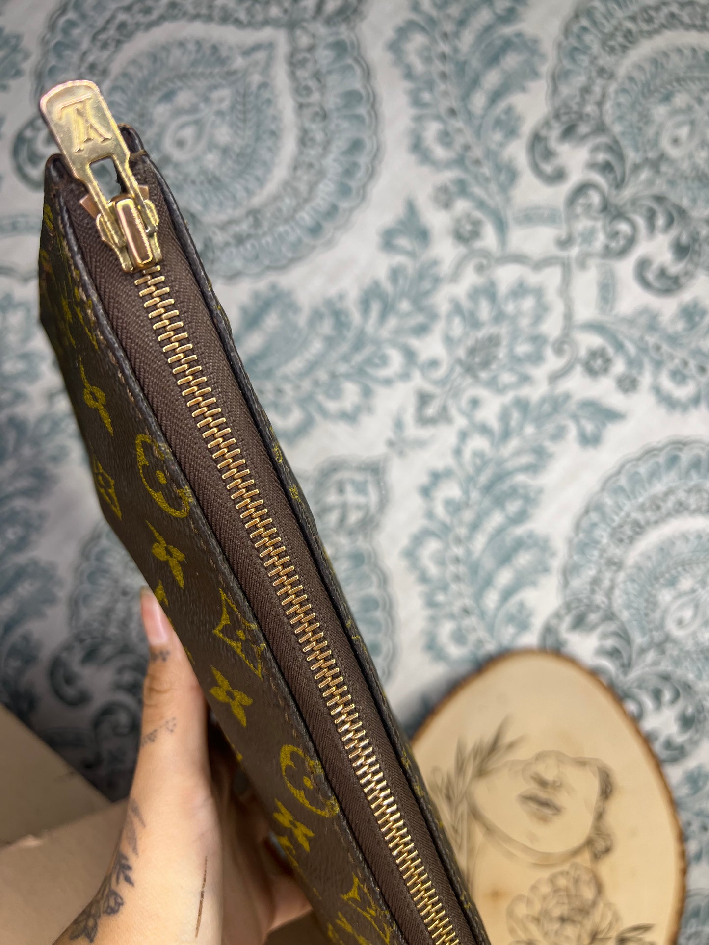 Louis Vuitton Poche Documents