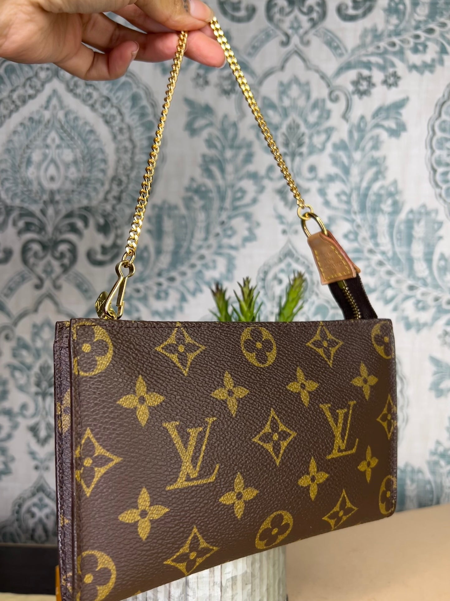 Louis Vuitton Monogram Bucket PM Pochette