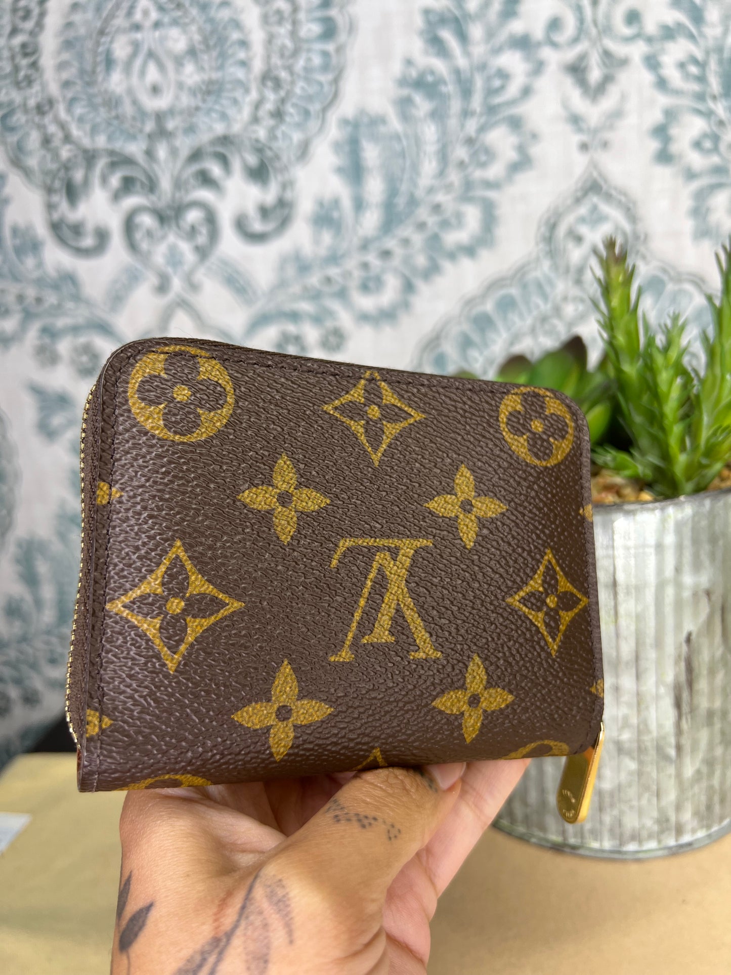 Louis Vuitton Zippy Coin Purse / Compact Wallet
