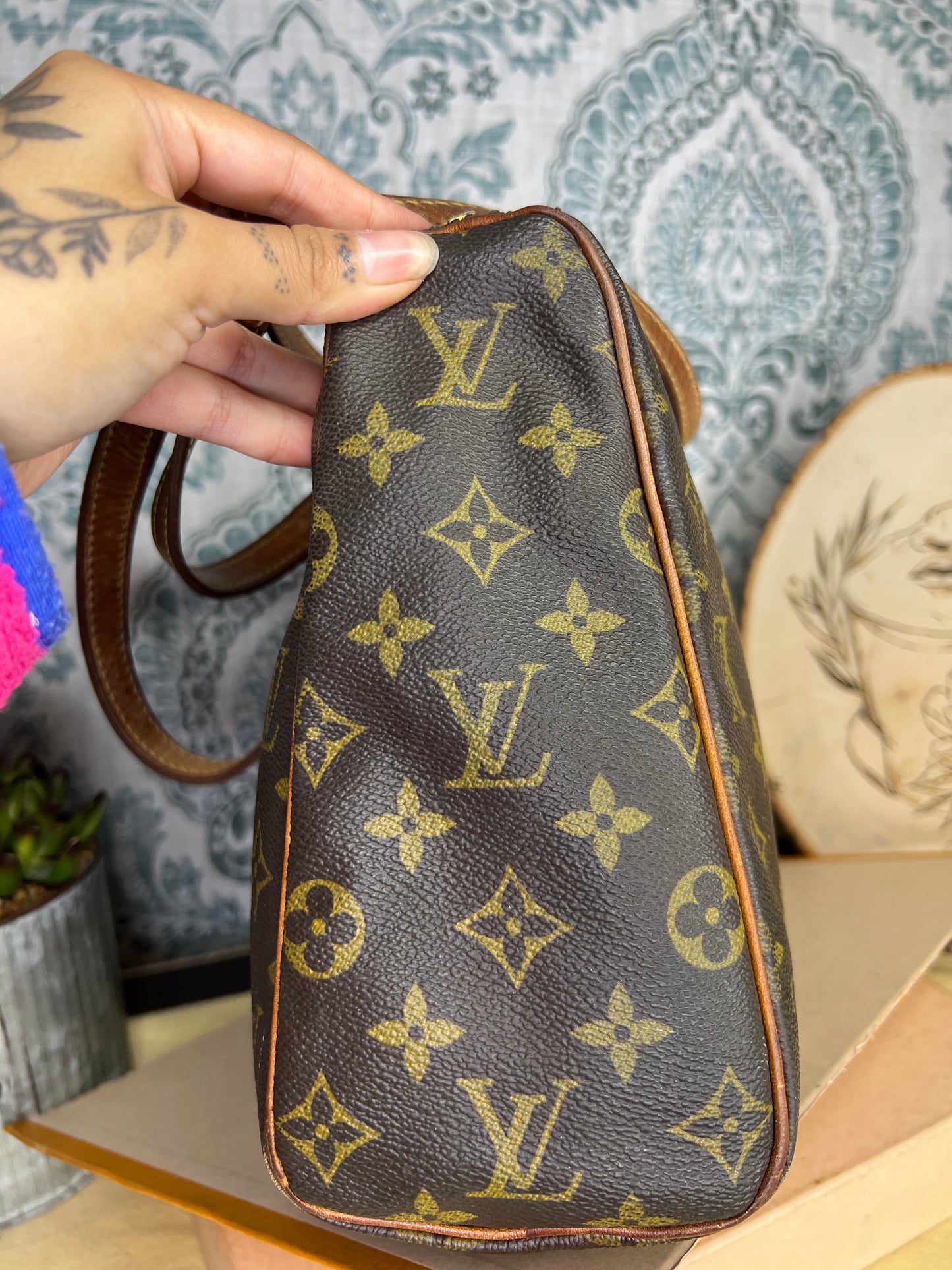 Louis Vuitton Exclusivite Edition 11 Shoulder Bag