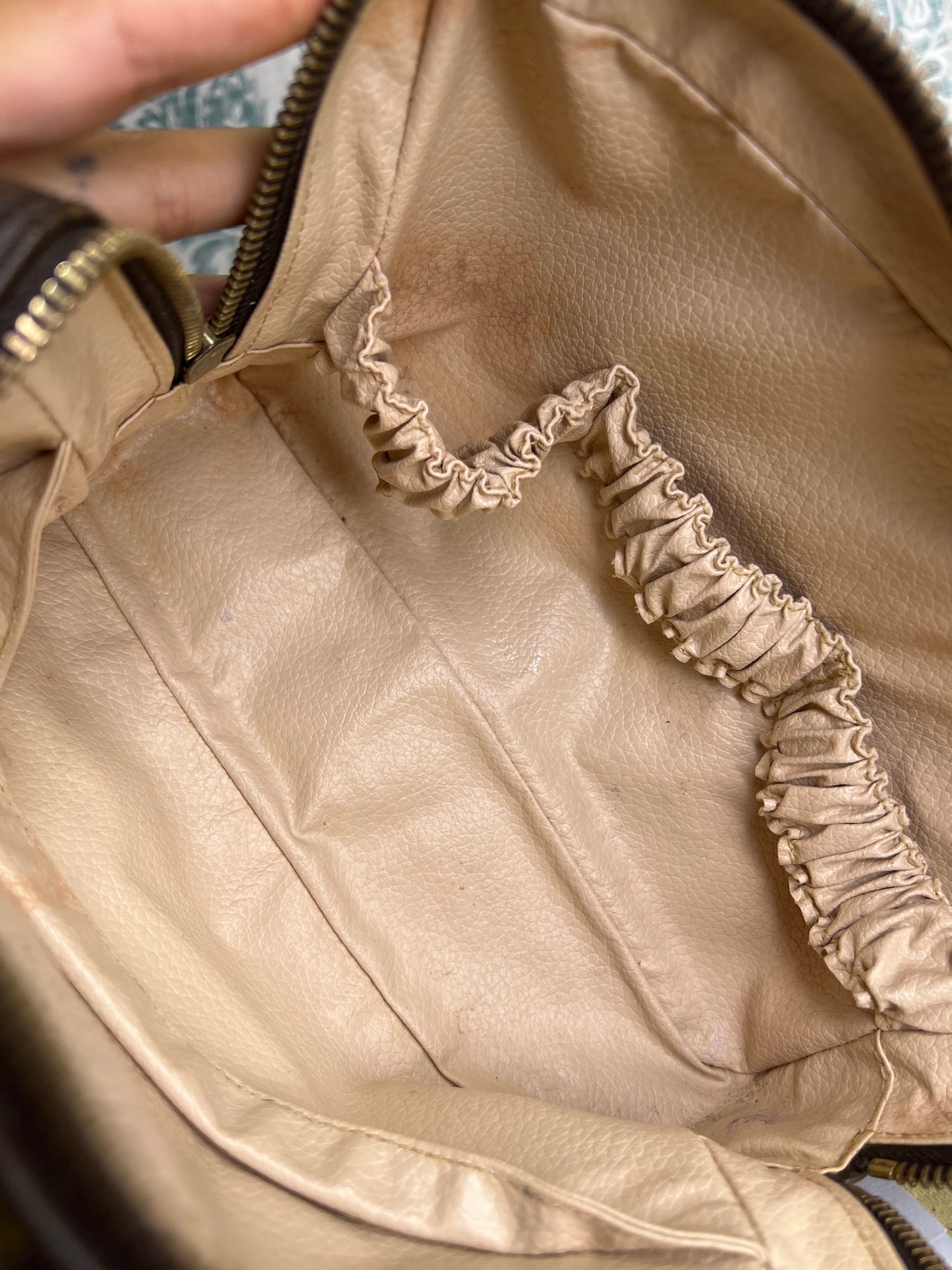 Louis Vuitton Trousse 23