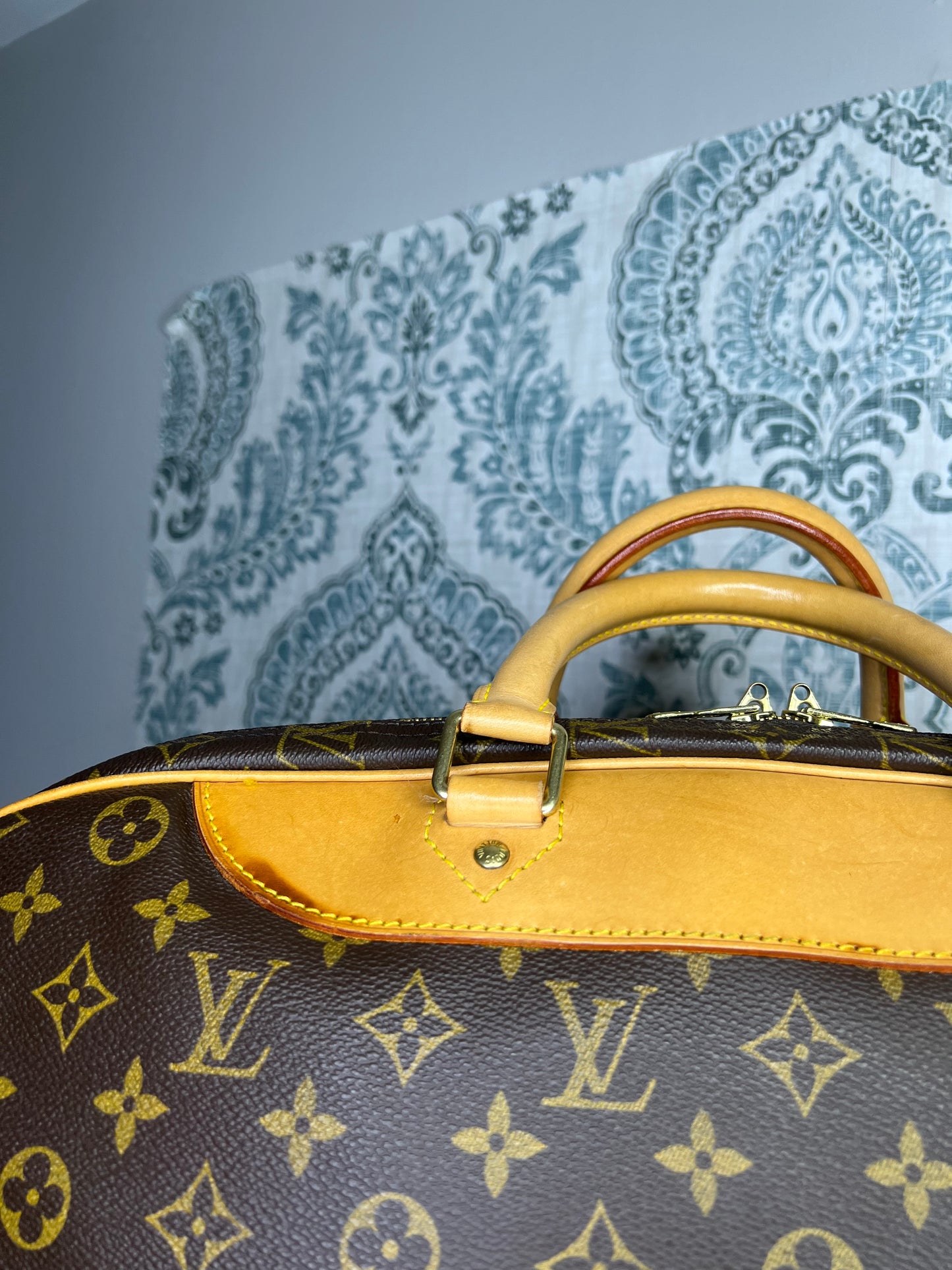 Louis Vuitton Alize 24