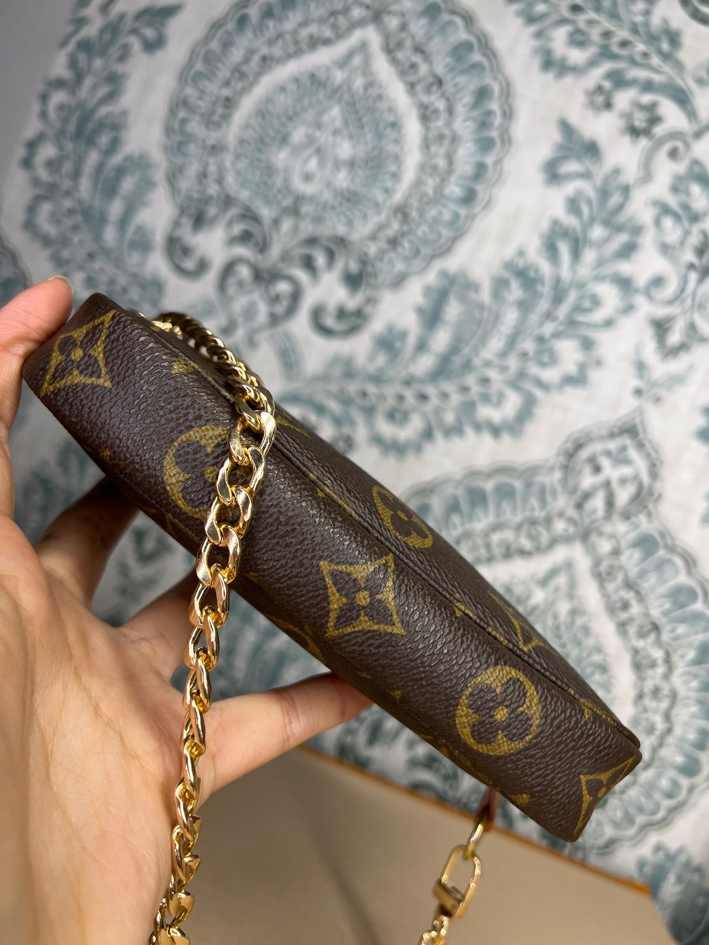 Louis Vuitton Bucket Pochette #1