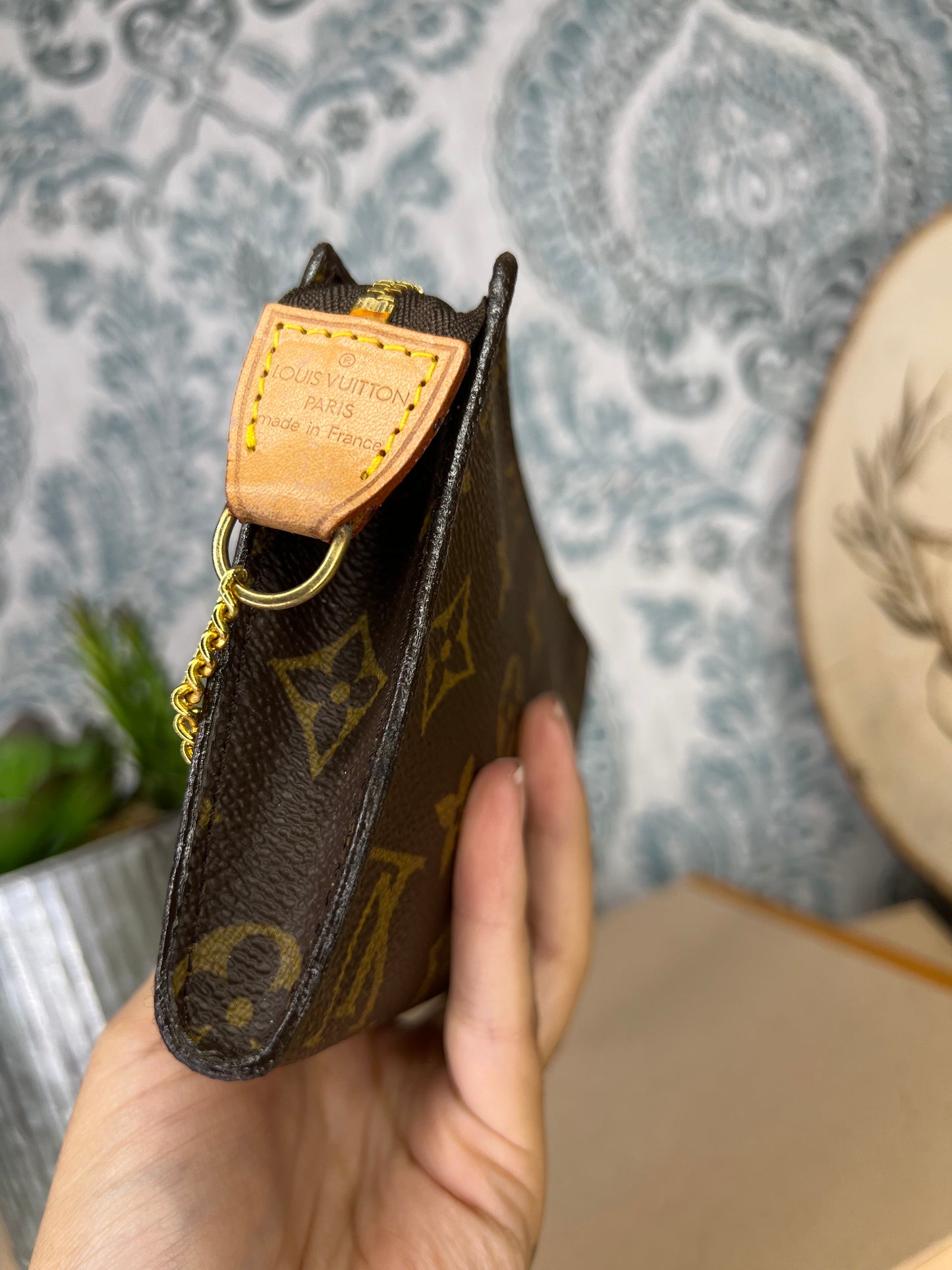 Louis Vuitton Monogram Bucket GM Pochette