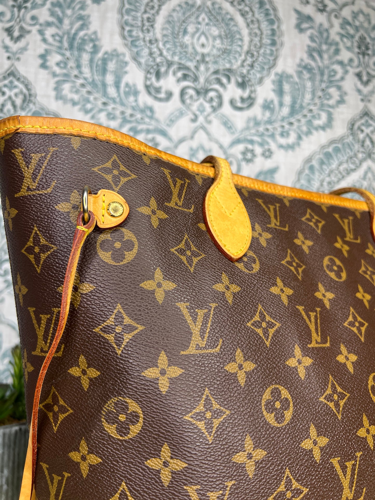 Louis Vuitton Neverfull Pivoine