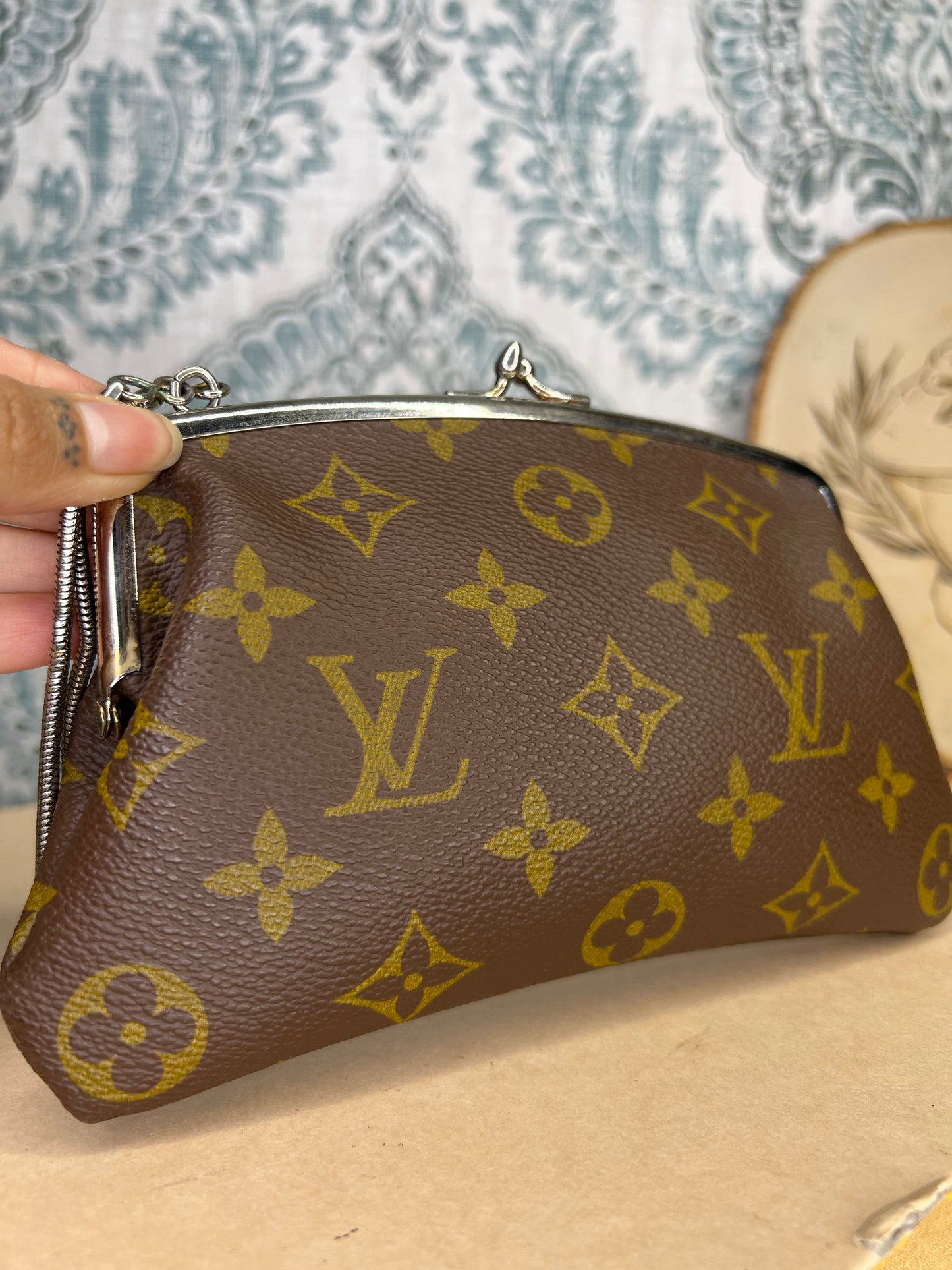 Louis Vuitton French Company Kisslock Pouch