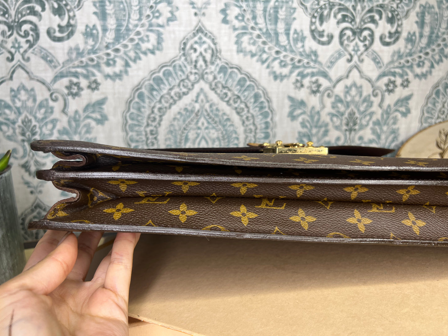 Louis Vuitton Serviette Conseiller Briefcase