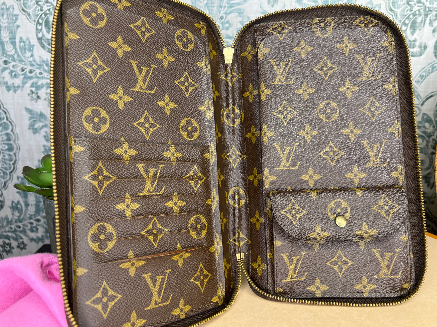 Louis Vuitton Escapade Travel Organizer