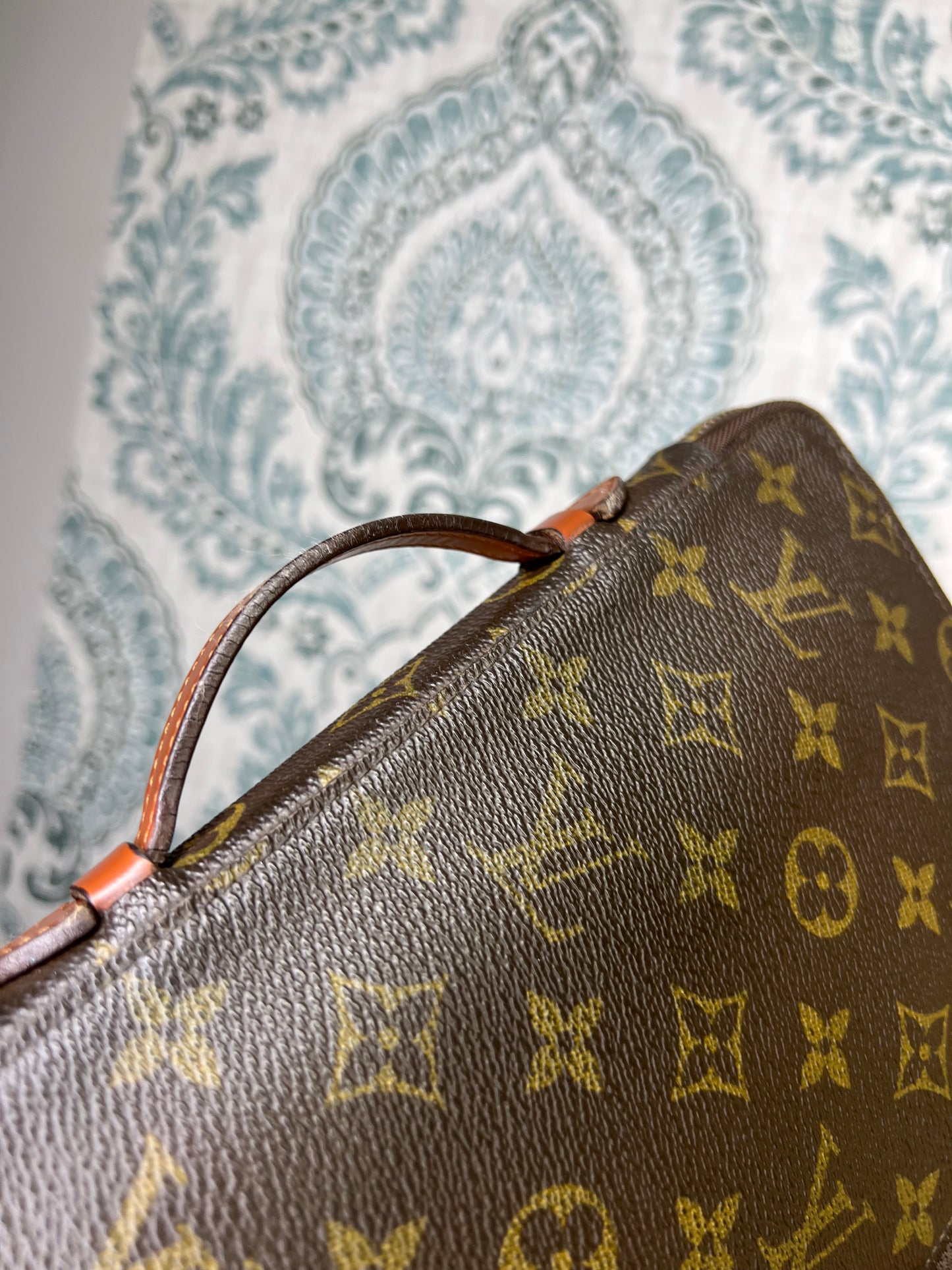 Escapade Travel Organizer
