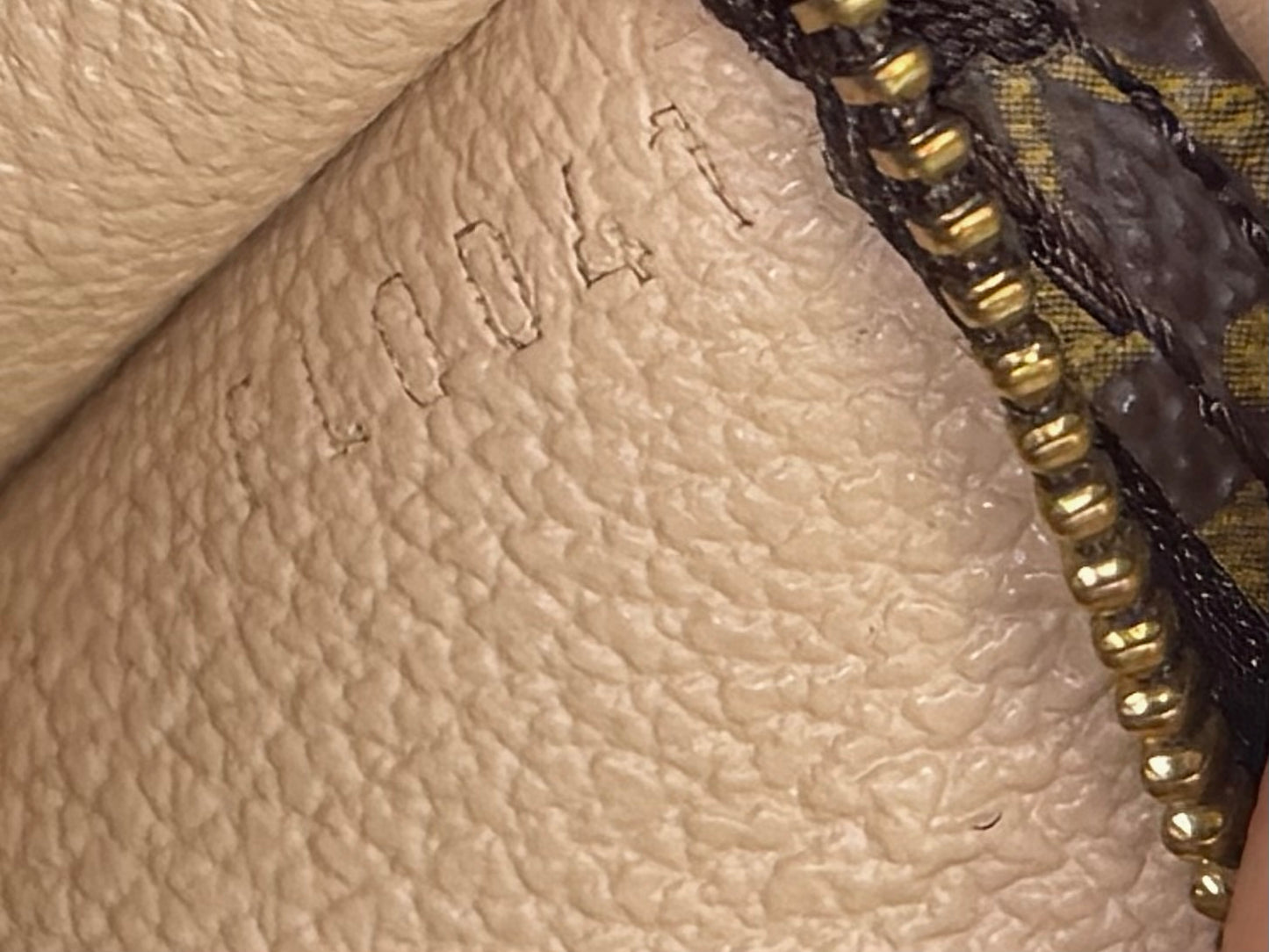 Louis Vuitton Bucket GM Pochette