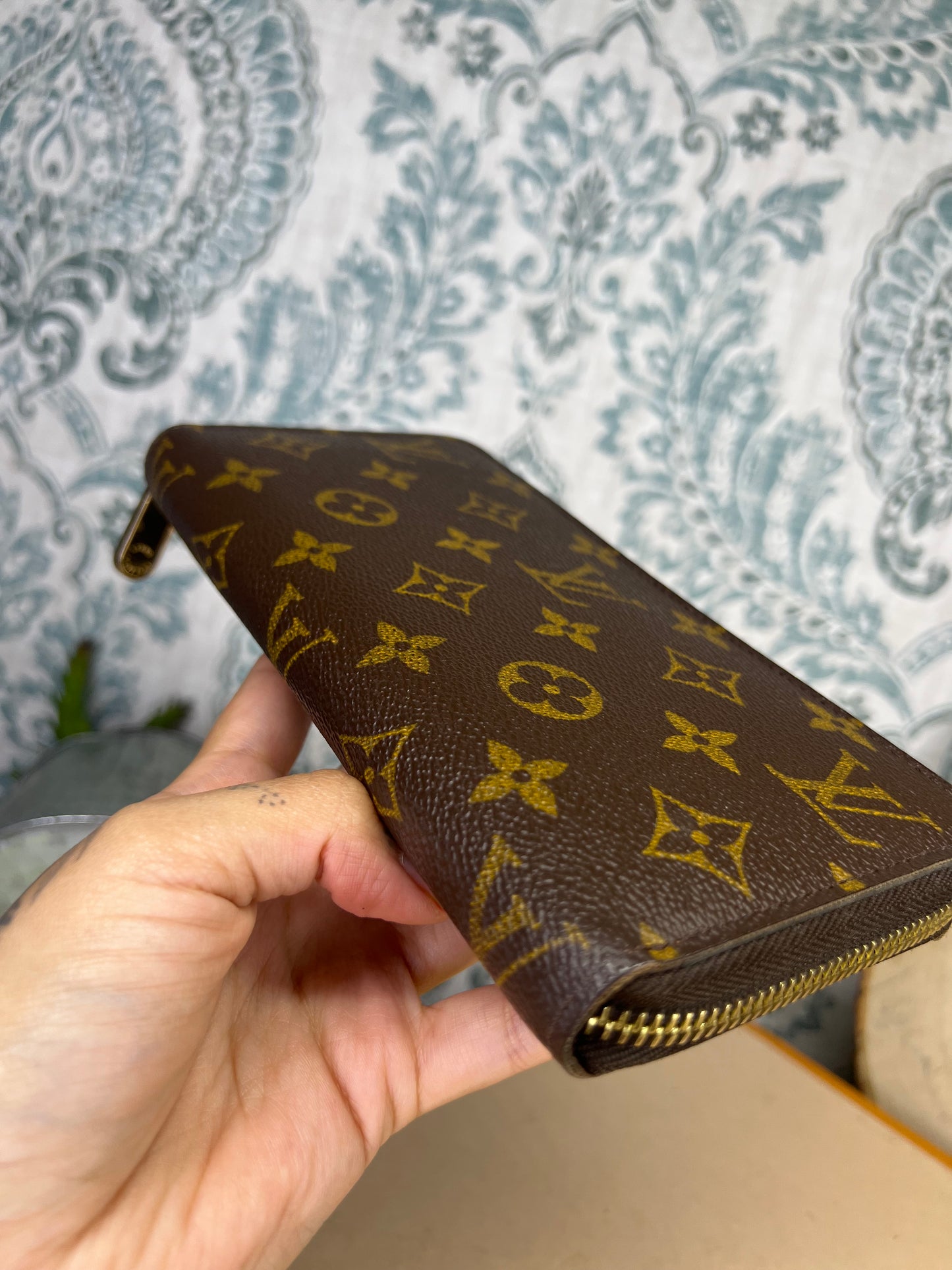 Louis Vuitton Zippy Wallet