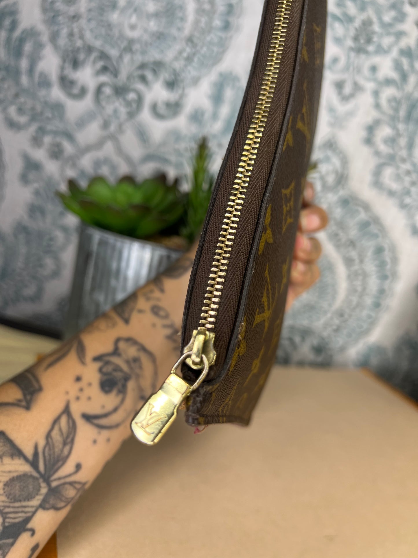 Louis Vuitton Neverfull Pouch Pivoine