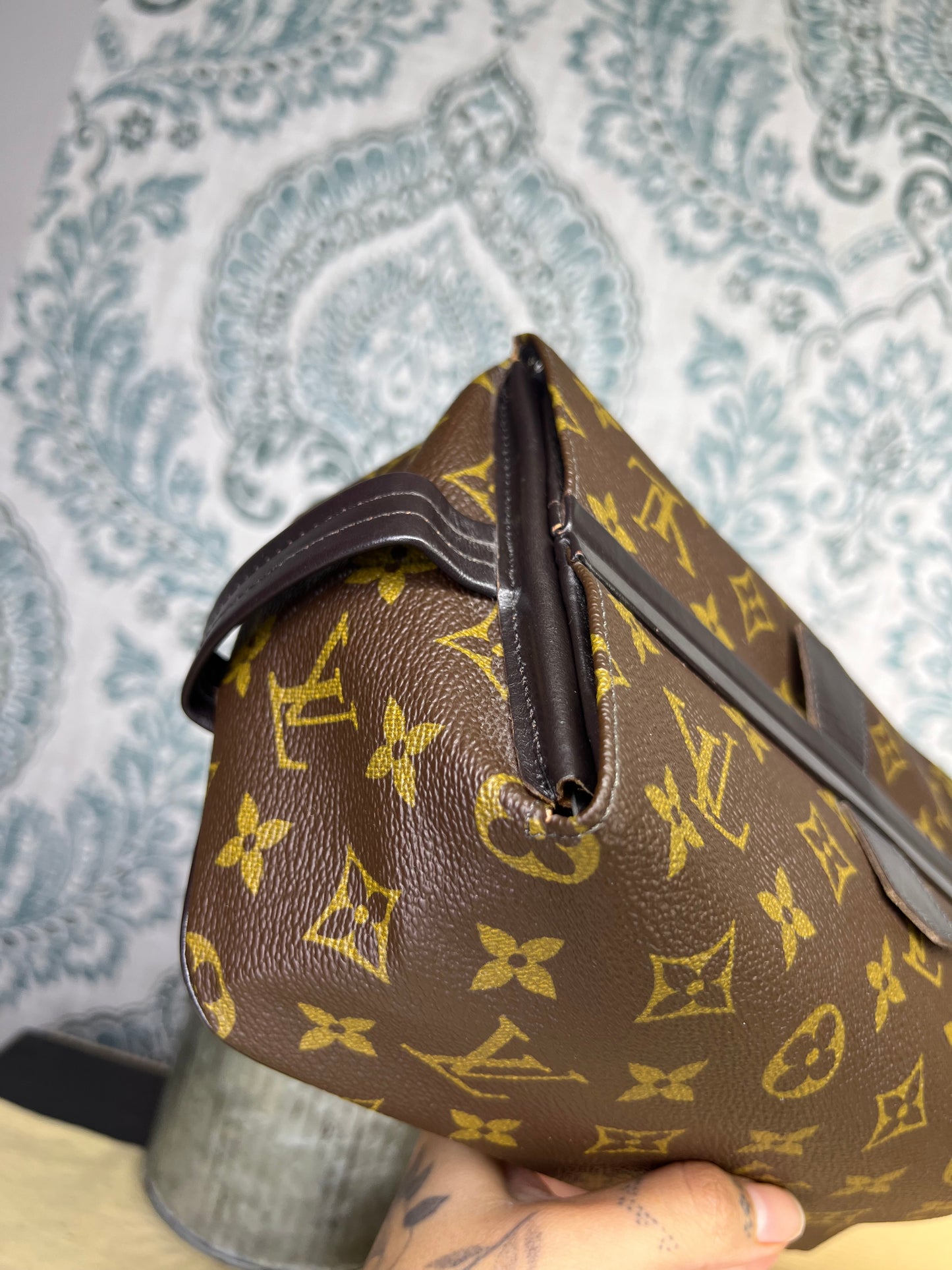 Louis Vuitton Toiletry / Dopp Kit