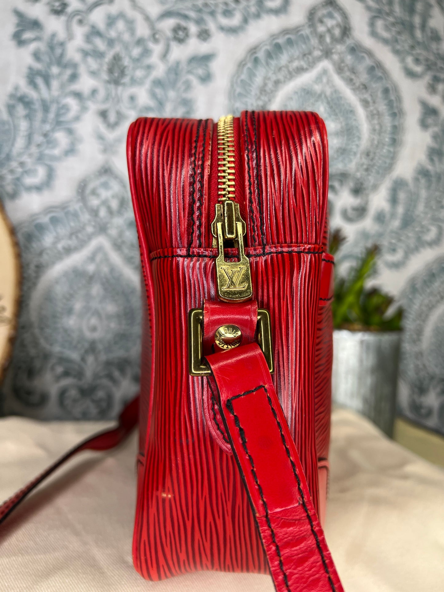 Trocadero 27 Red Epi