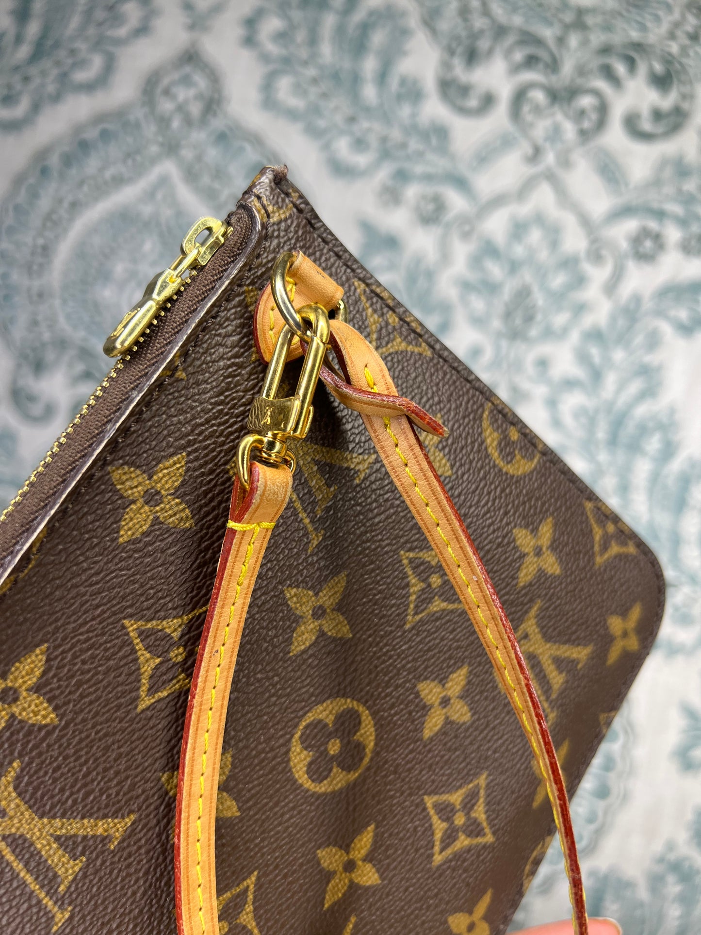 Louis Vuitton Neverfull MM Pochette