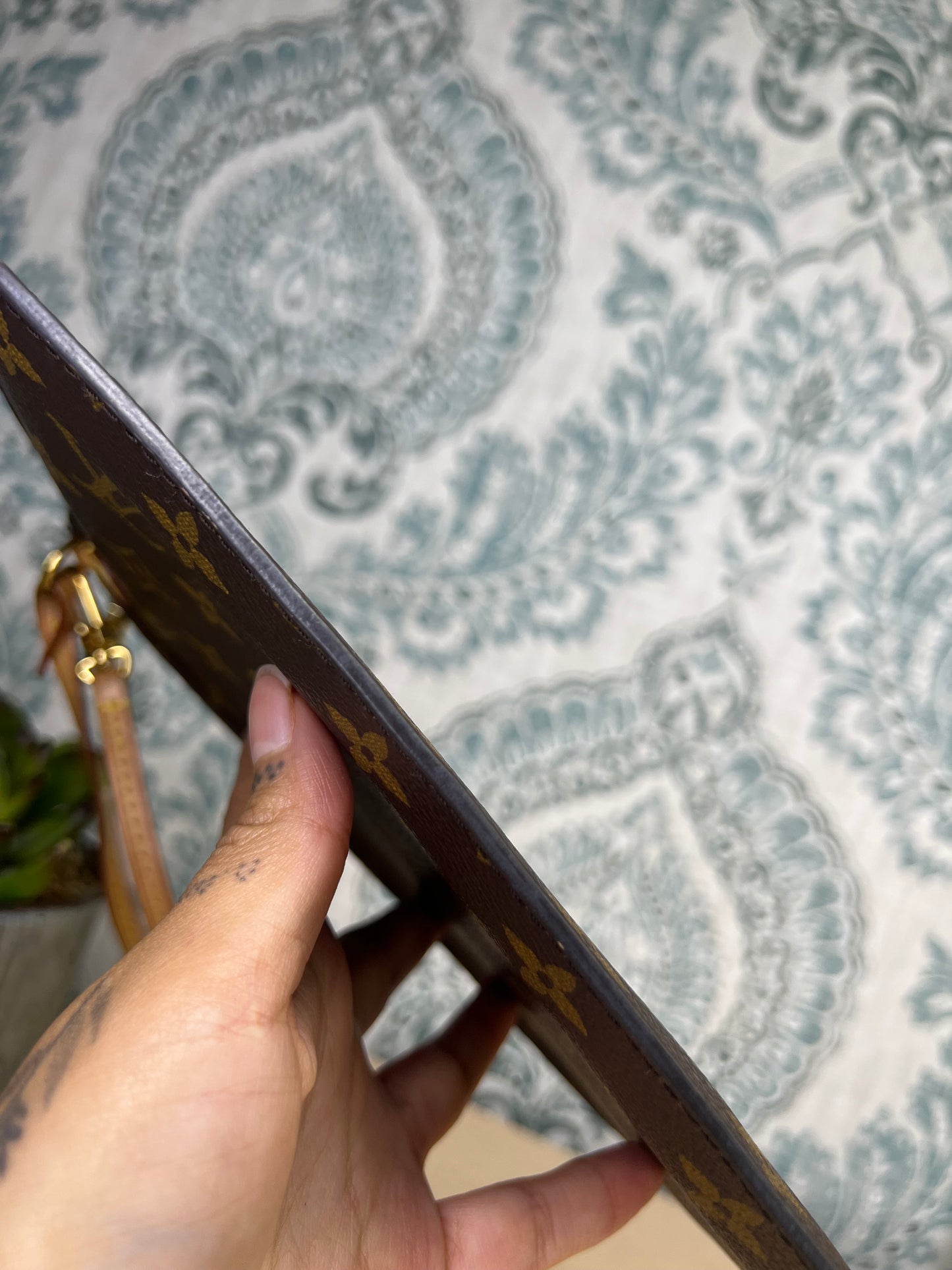 Louis Vuitton Neverfull MM Pochette