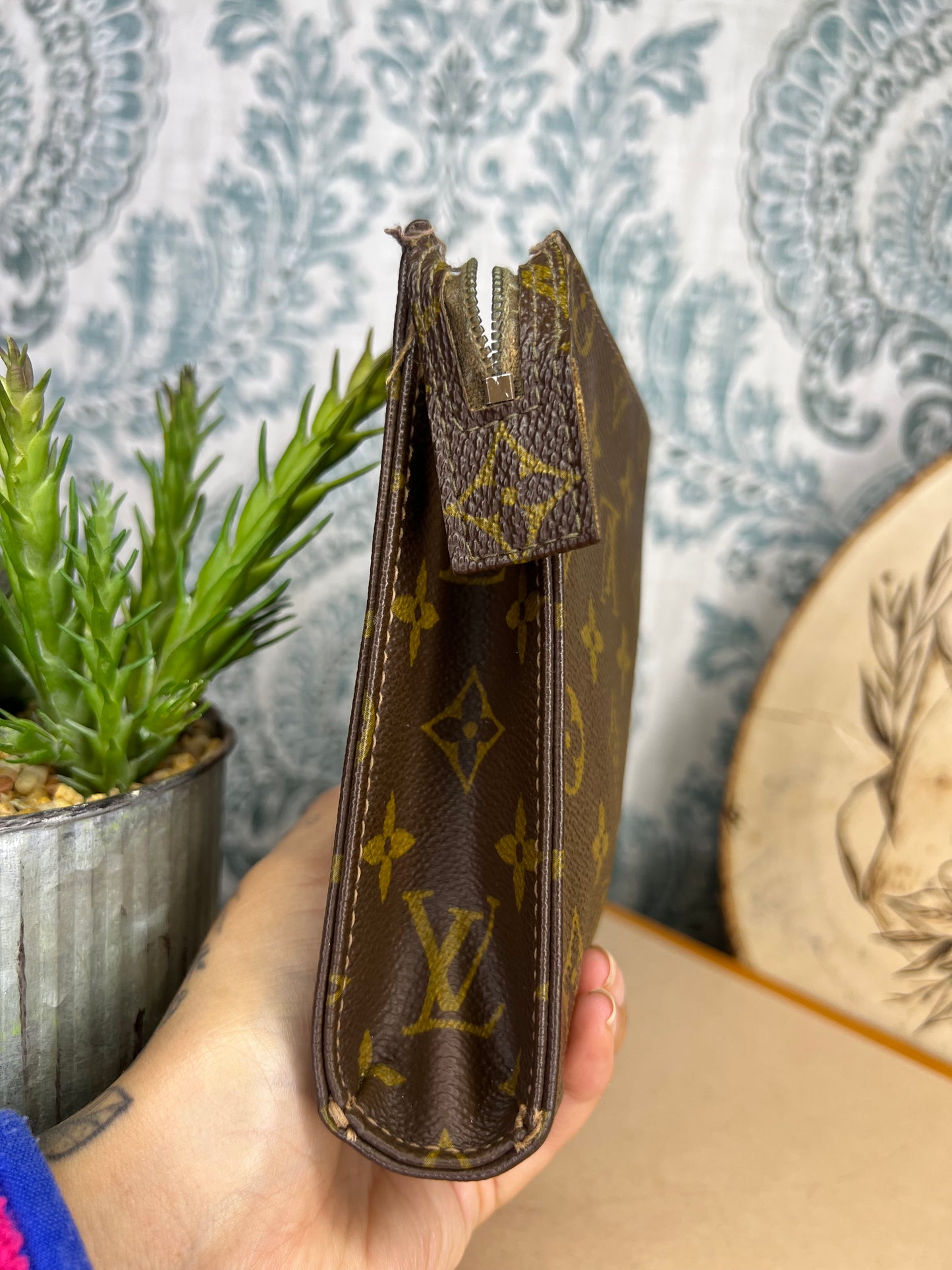 Louis Vuitton French Company Toiletry 19