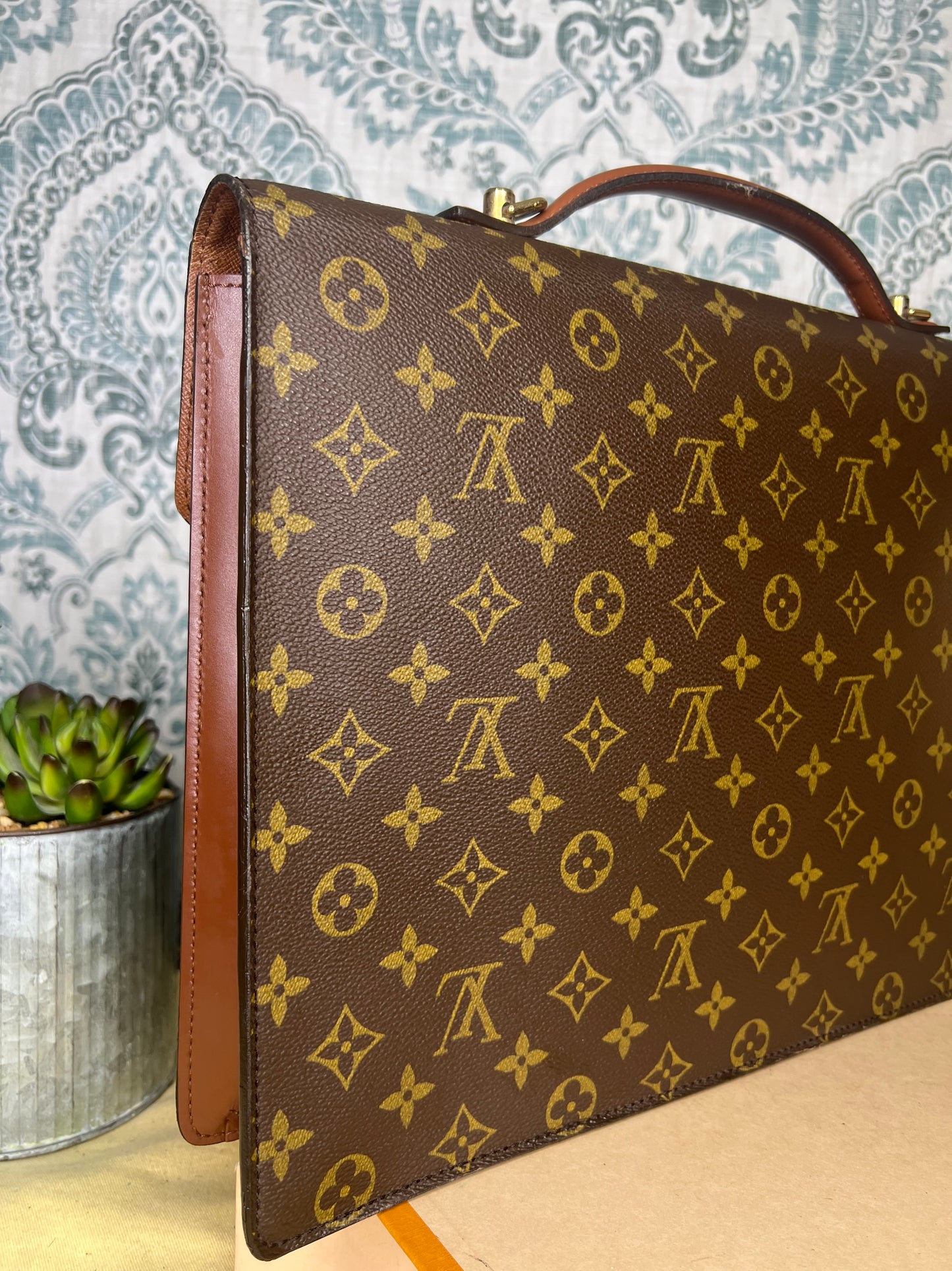 Louis Vuitton Porte Documents Bandouliere