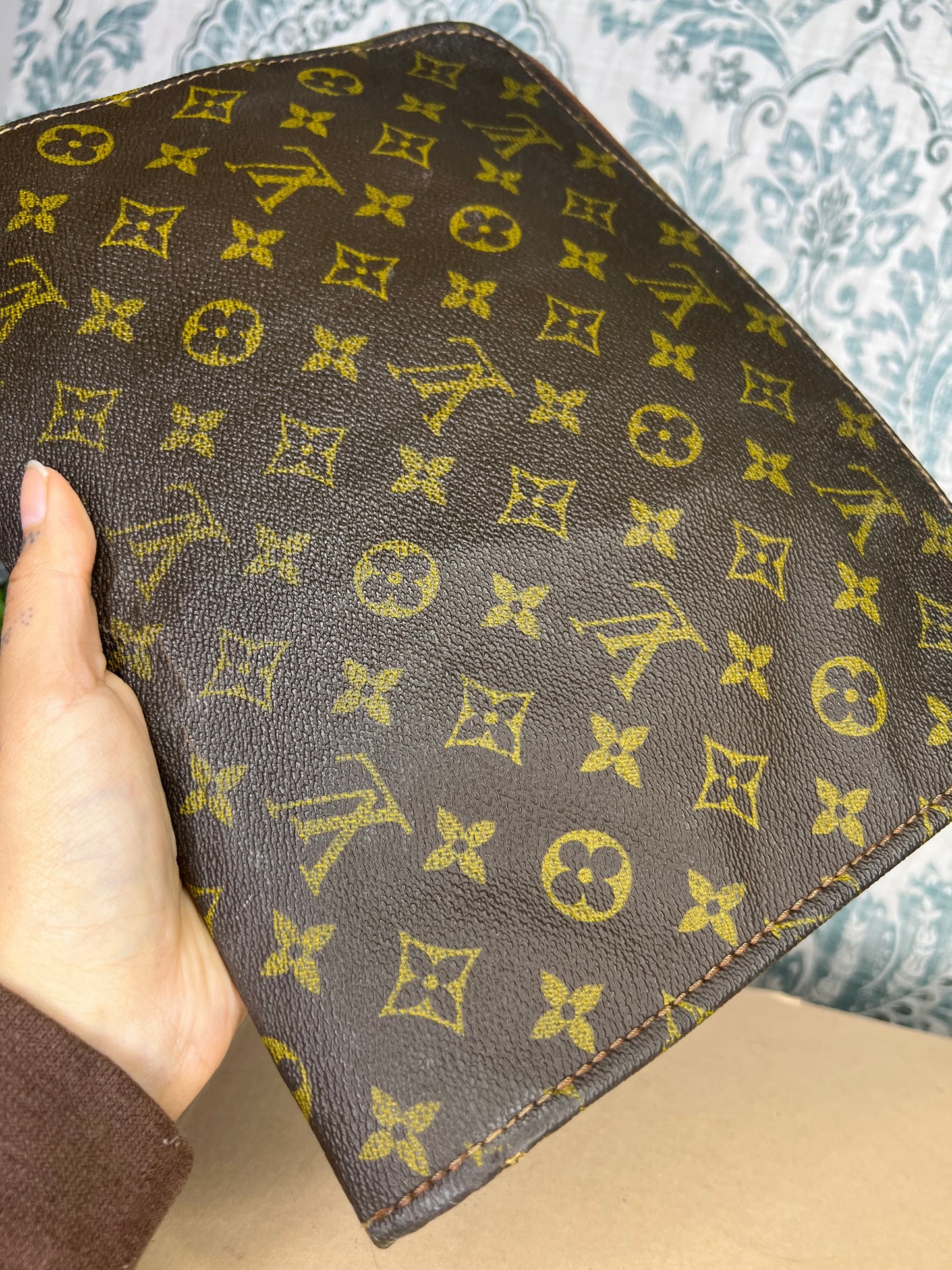 Louis Vuitton Poche Documents PM