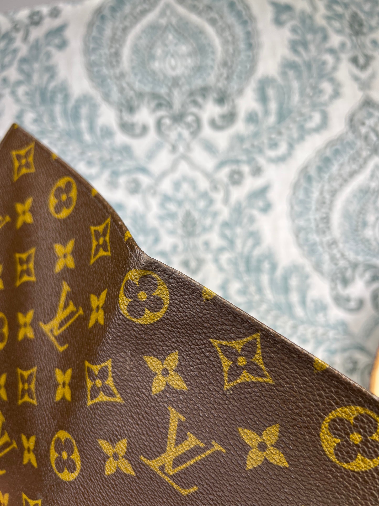 Louis Vuitton Saks Fifth Ave Agenda Cover