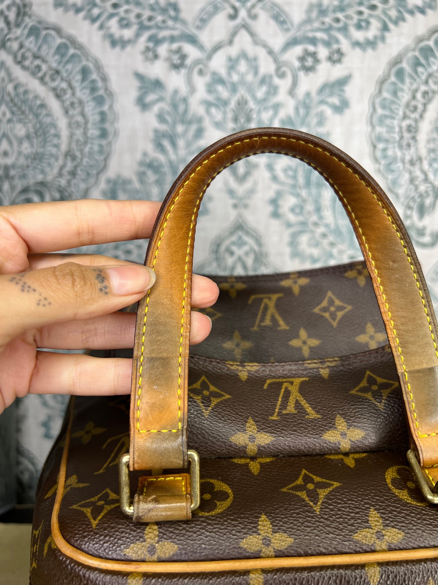 Louis Vuitton Excentri Cite Handbag
