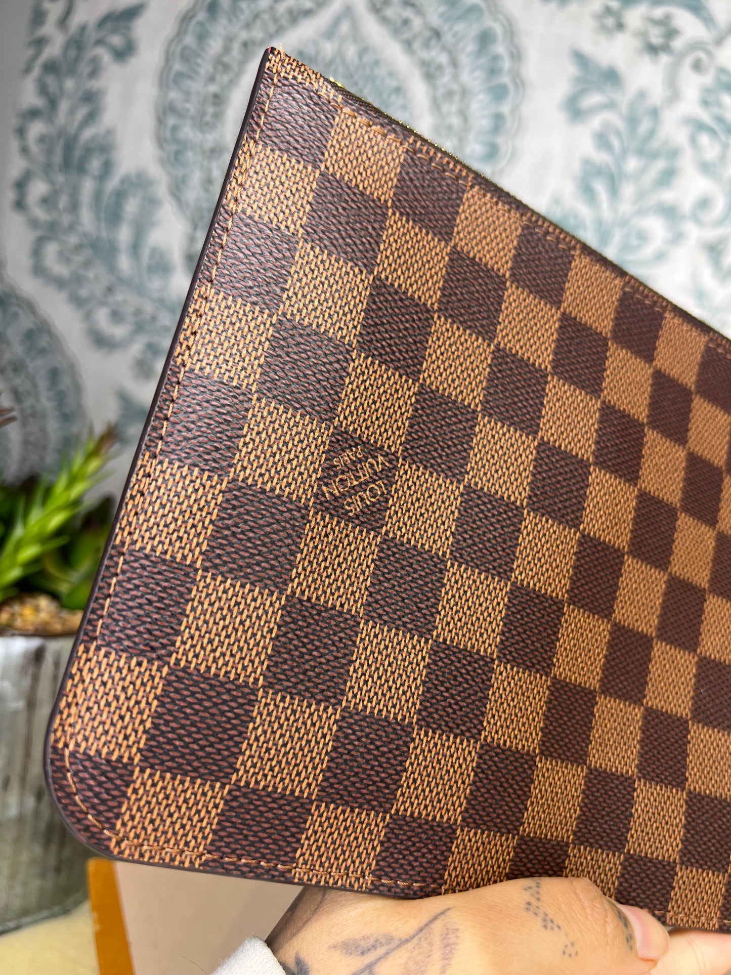 Louis Vuitton Neverfull Pochette Pouch Damier Ebene