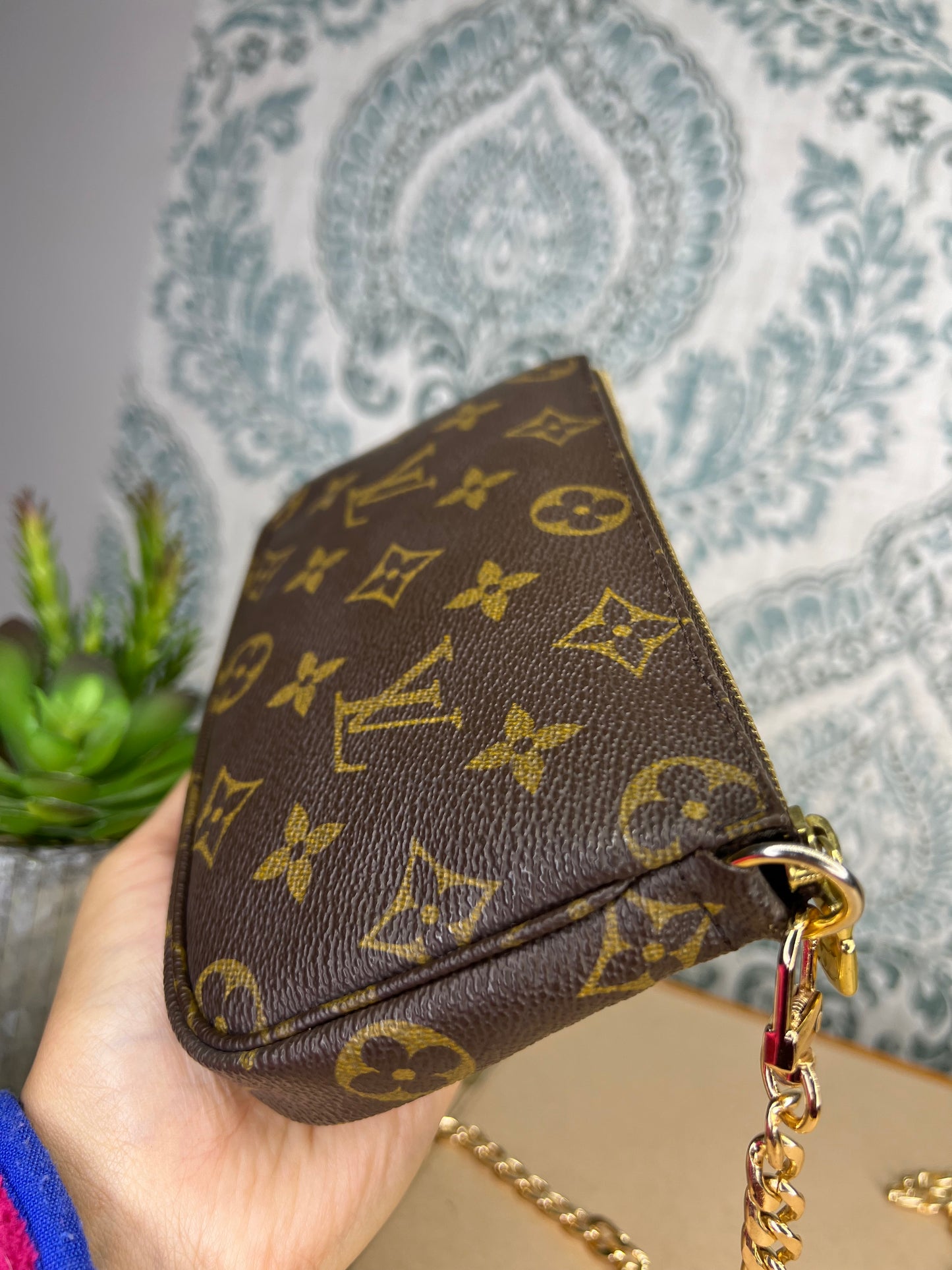 Louis Vuitton Bucket Pochette #1