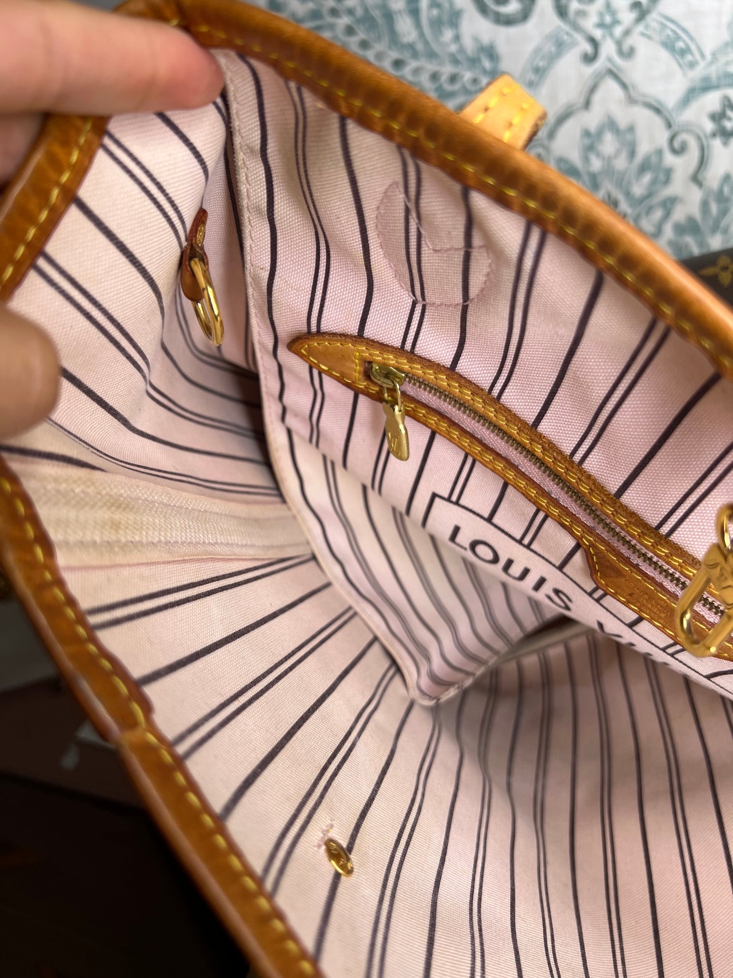 Louis Vuitton Neverfull MM Rose Ballerine