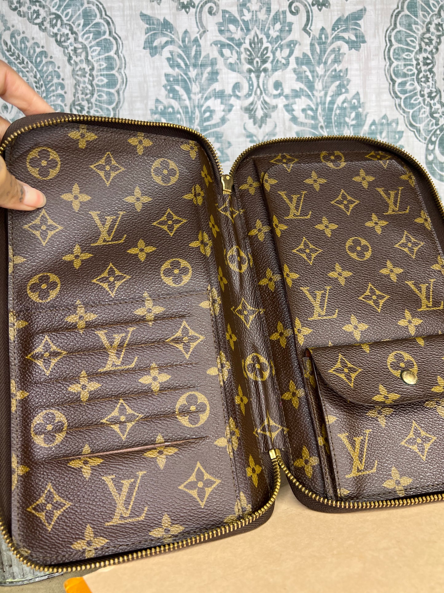 Louis Vuitton Escapade Travel Organizer