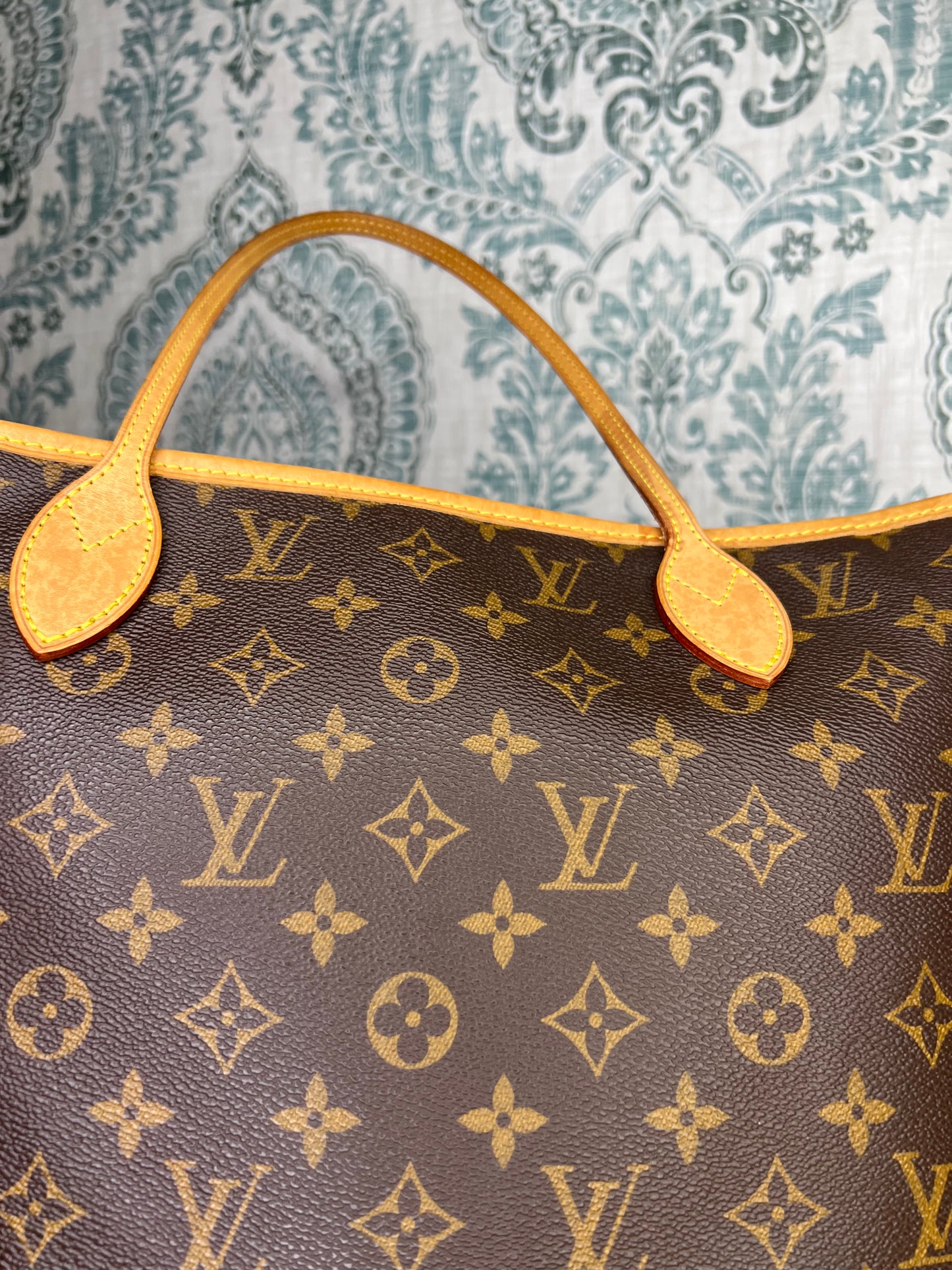 Neverfull MM Cherry Red