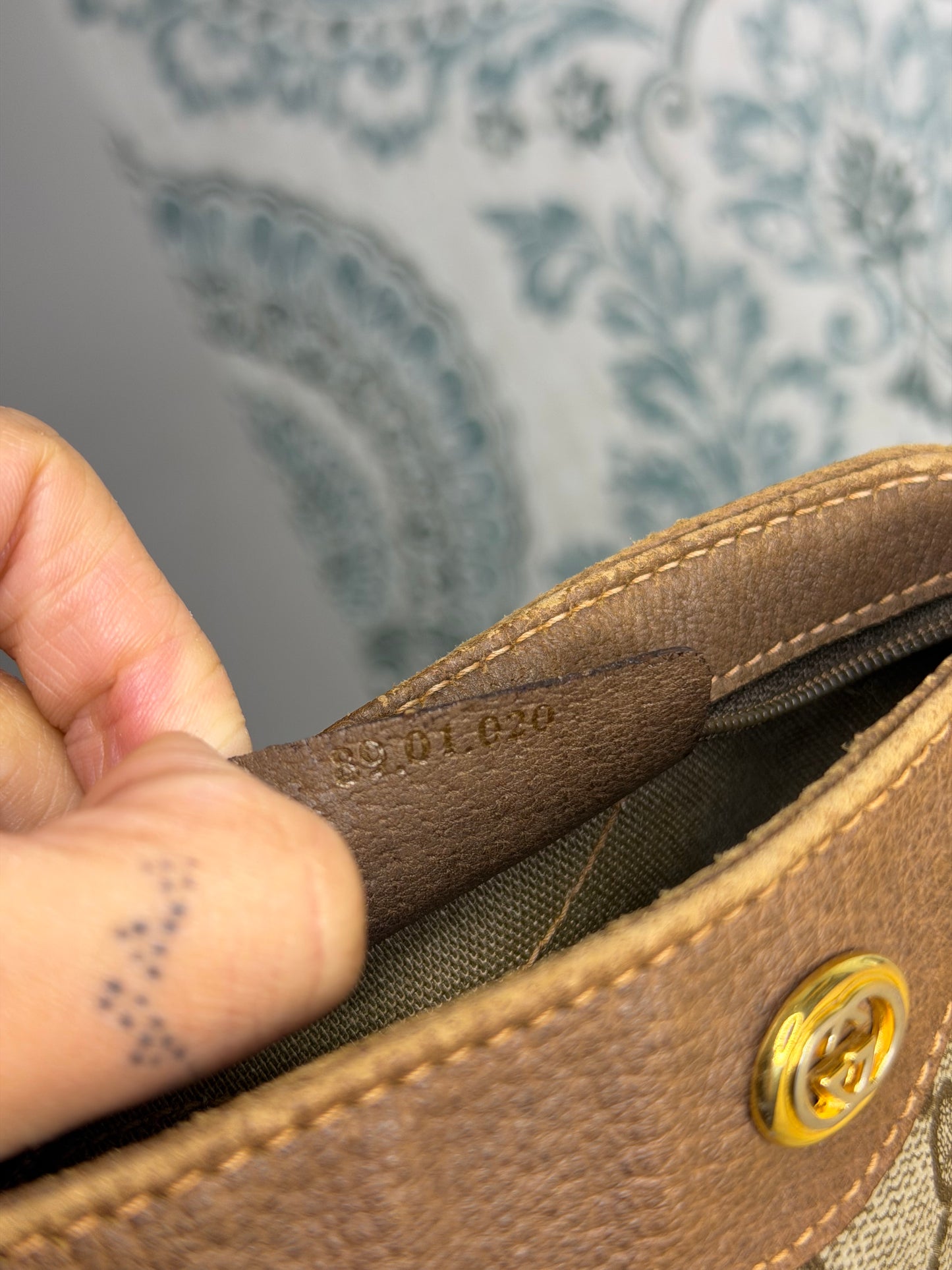 Gucci Supreme Brown Vintage Zipped Pouch