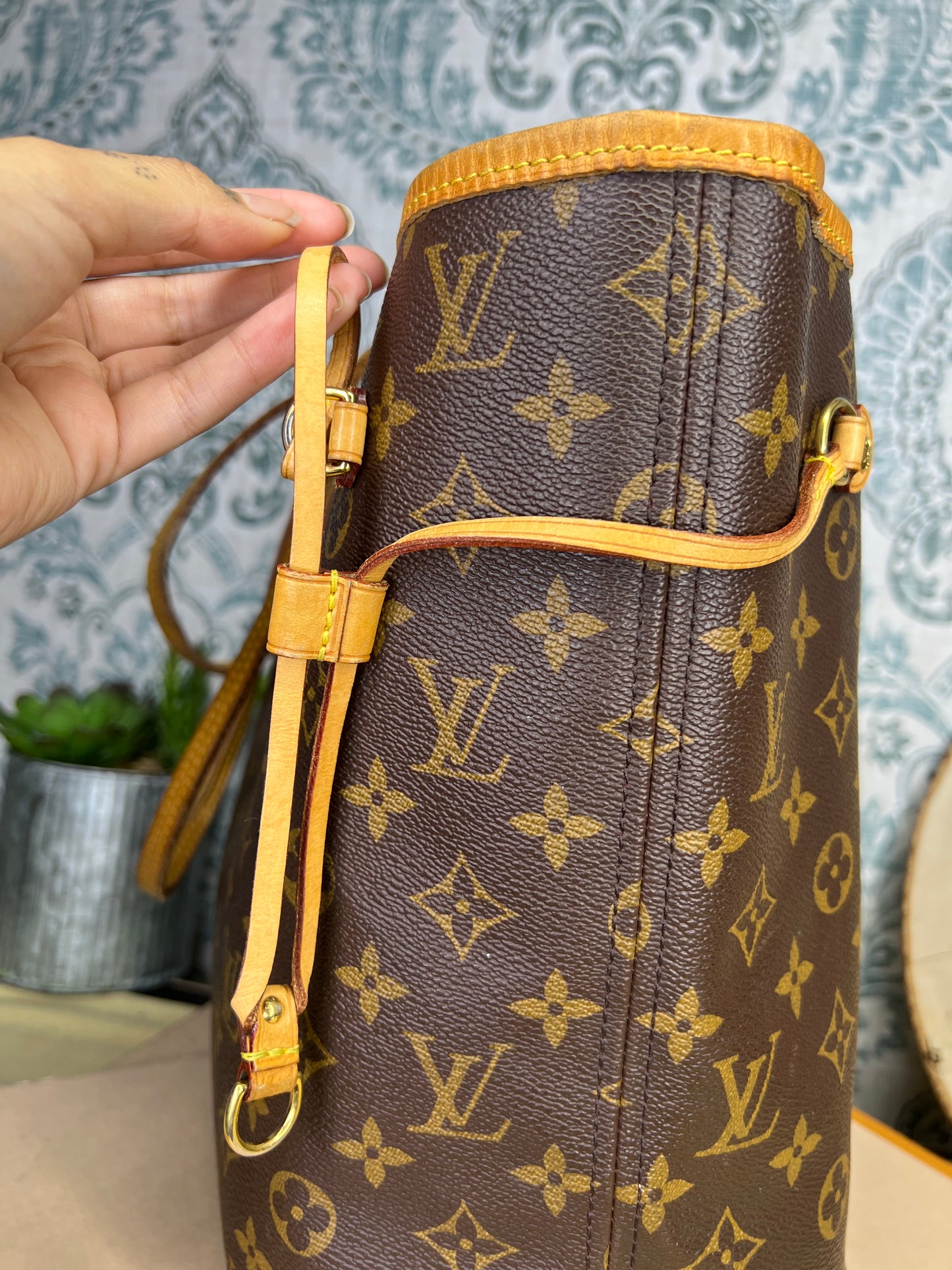 Louis Vuitton Neverfull Pivoine