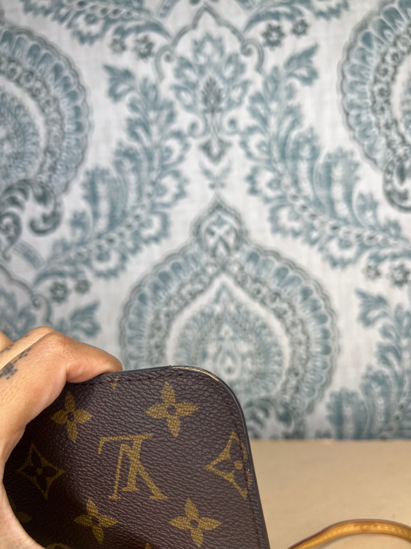 Louis Vuitton Neverfull MM Pochette