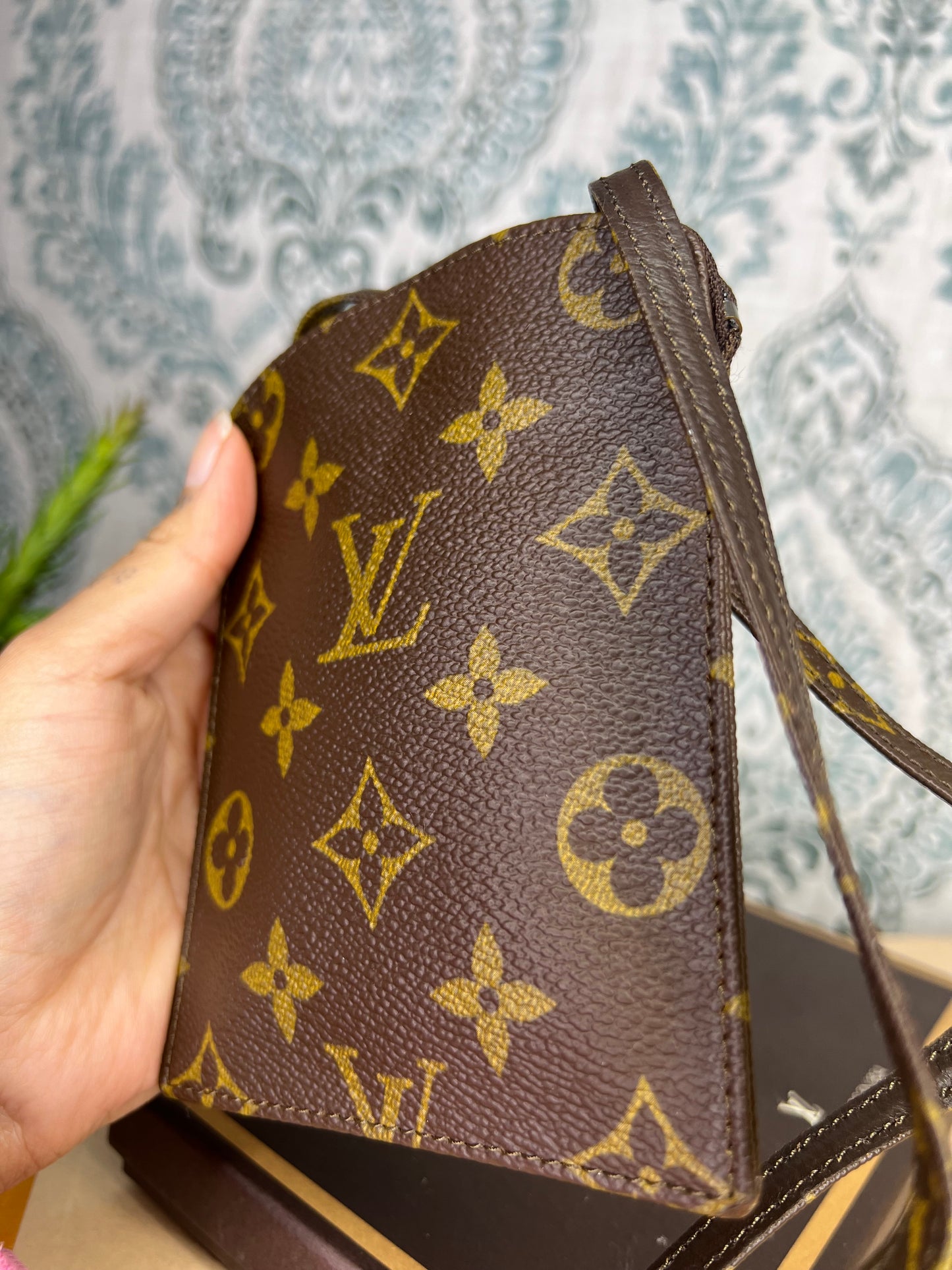 Louis Vuitton Pochette Secret