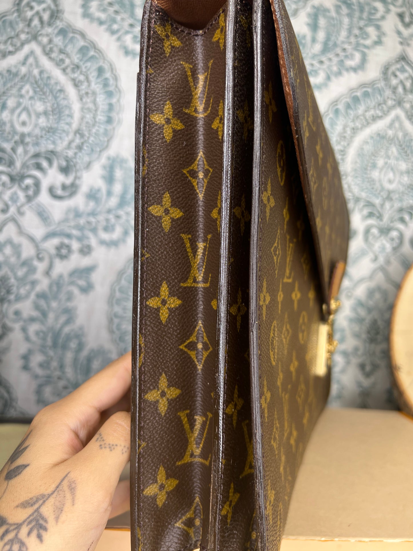 Louis Vuitton Serviette Conseiller Briefcase